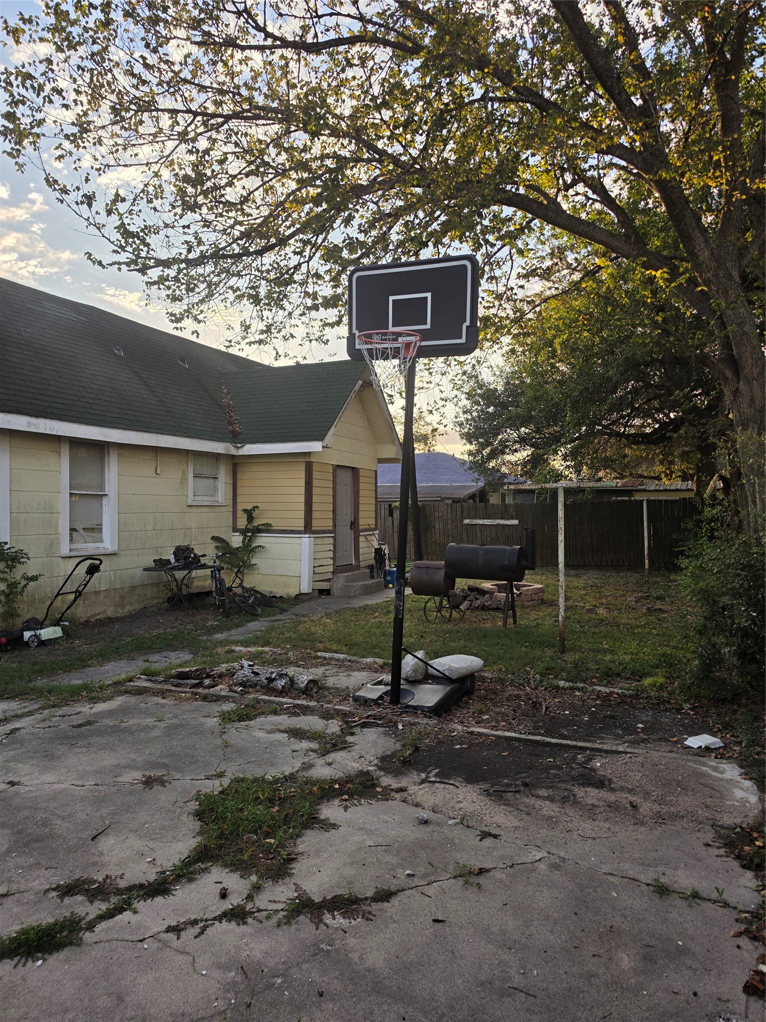 108 W Humble Street, Baytown, TX 77520