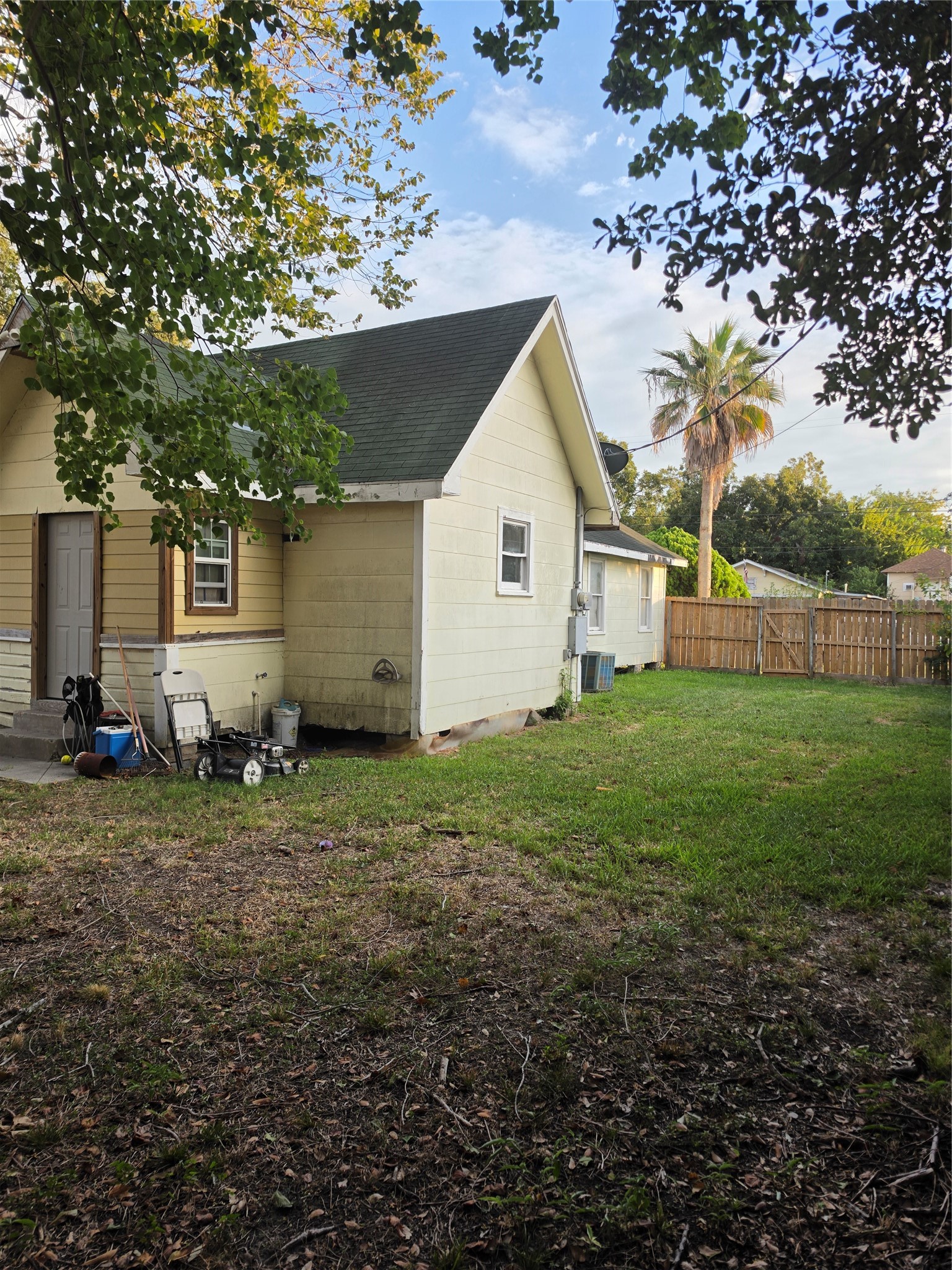108 W Humble Street, Baytown, TX 77520