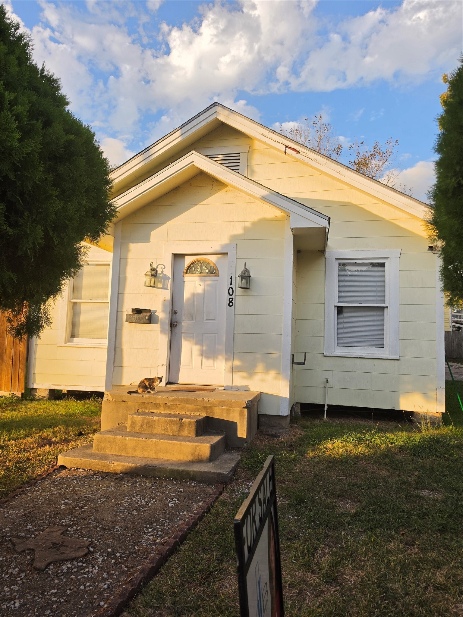 108 W Humble Street, Baytown, TX 77520