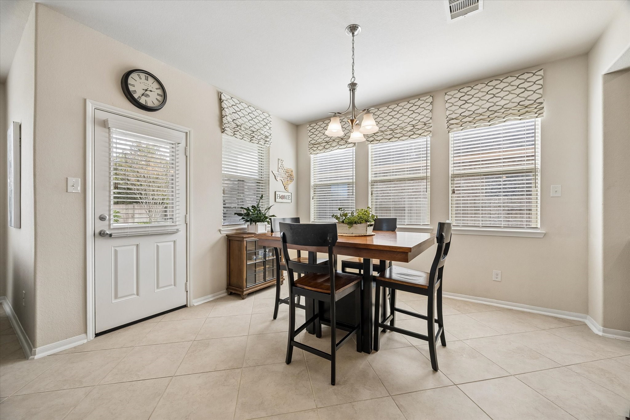 Breakfast room