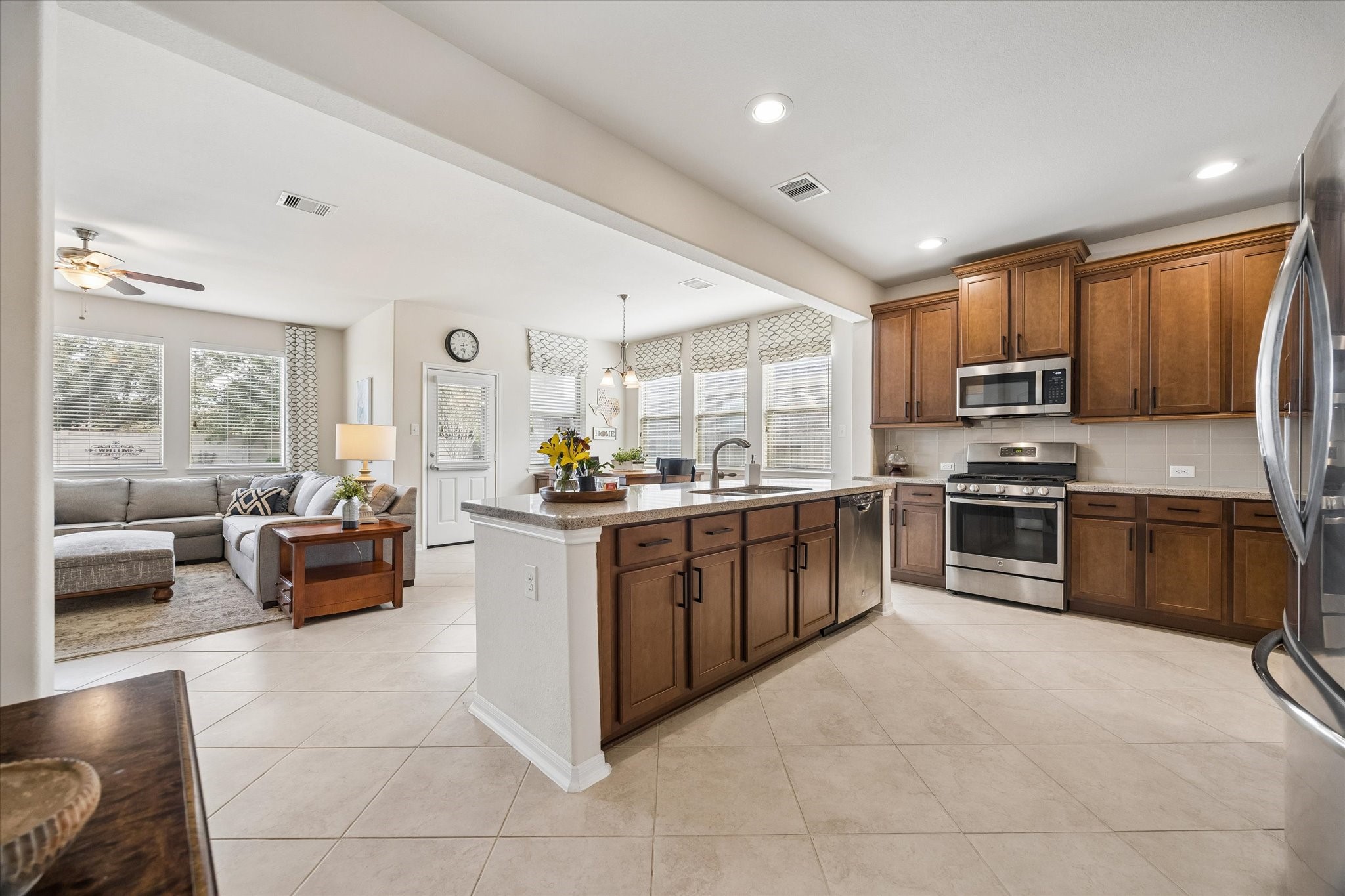 Open concept kitchen/living