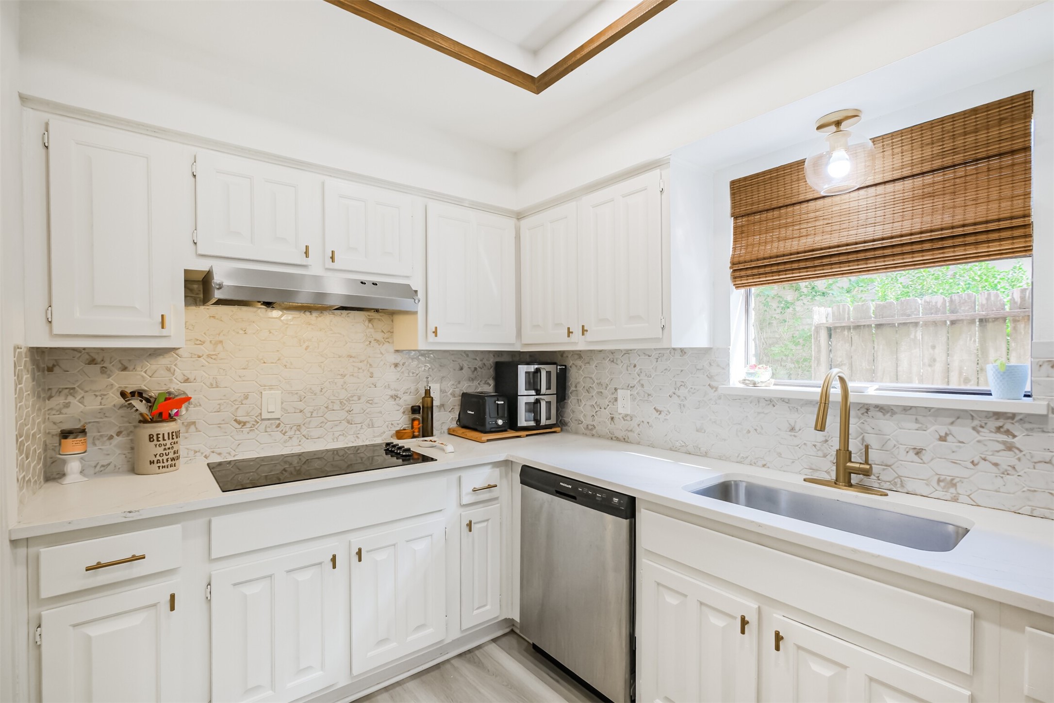 Take a look at the gorgeous backsplash!