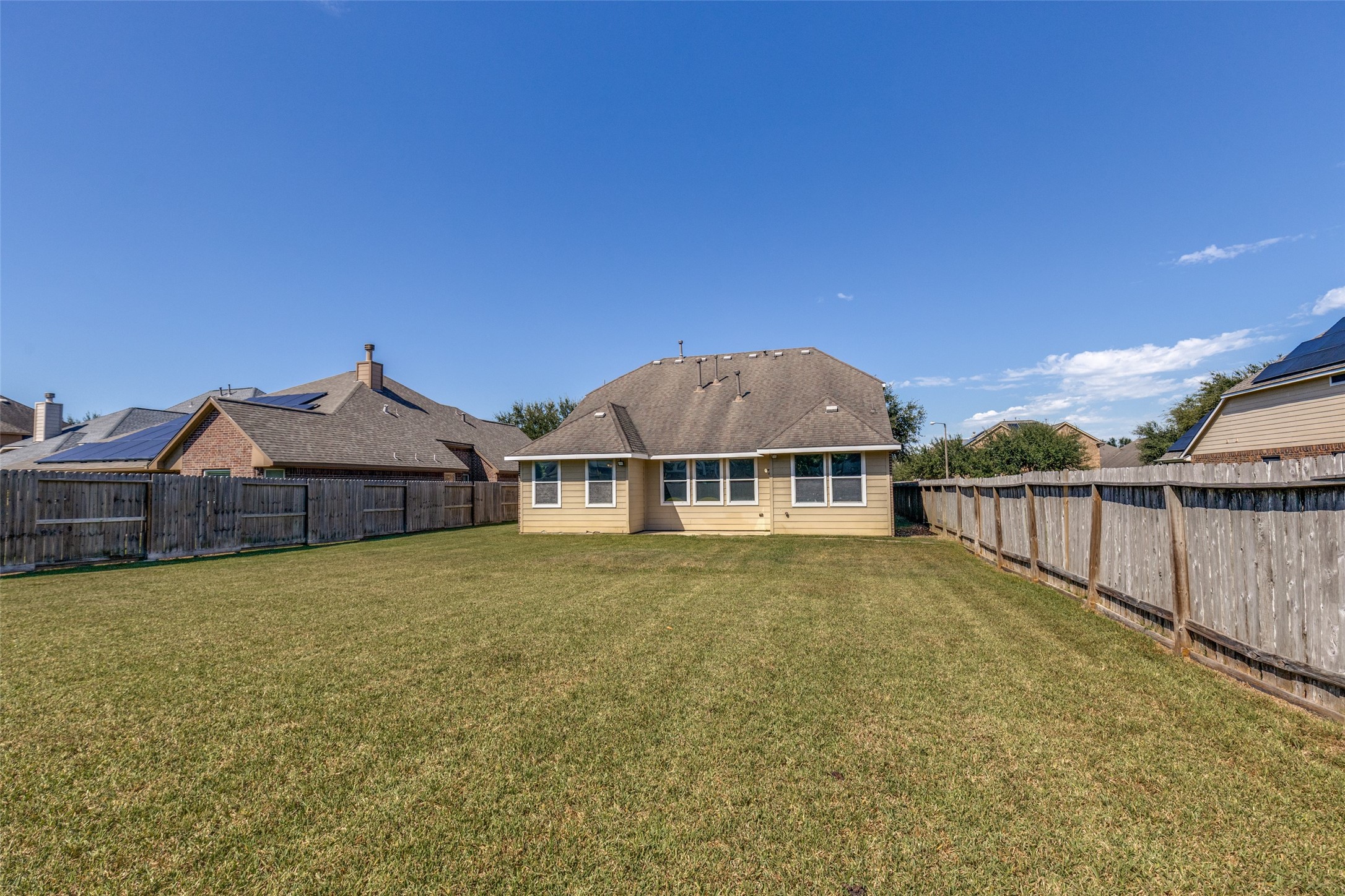 801 Harvard Pointe Drive, League City, TX 77573