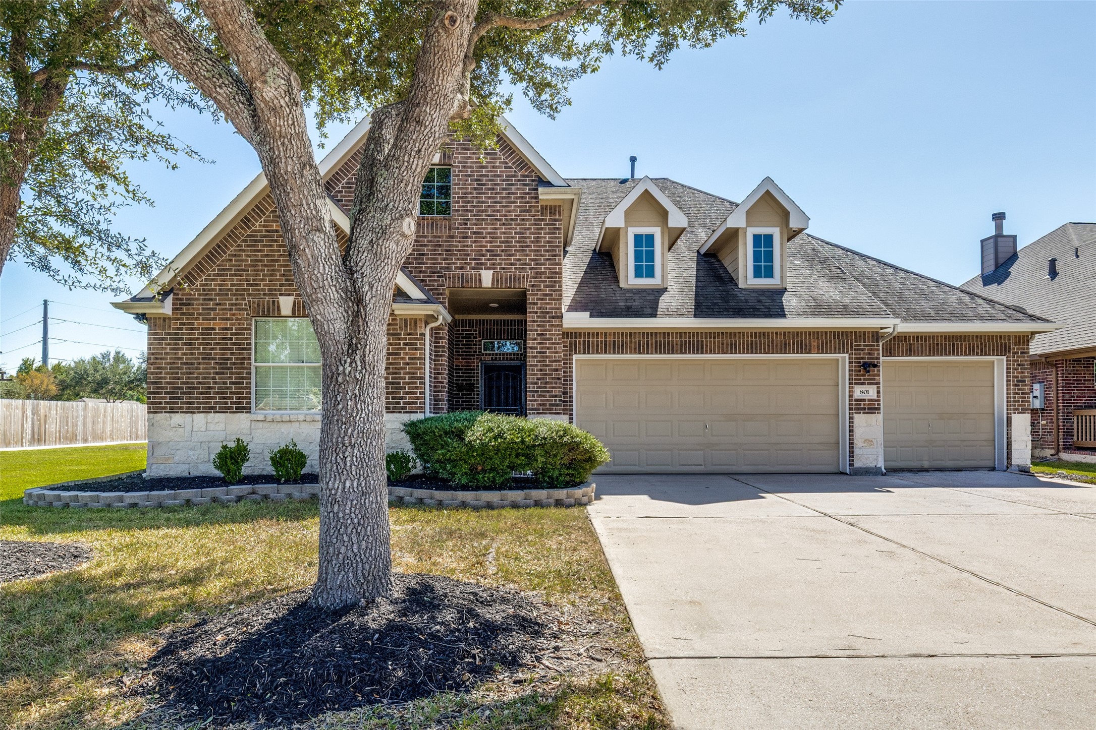 801 Harvard Pointe Drive, League City, TX 77573
