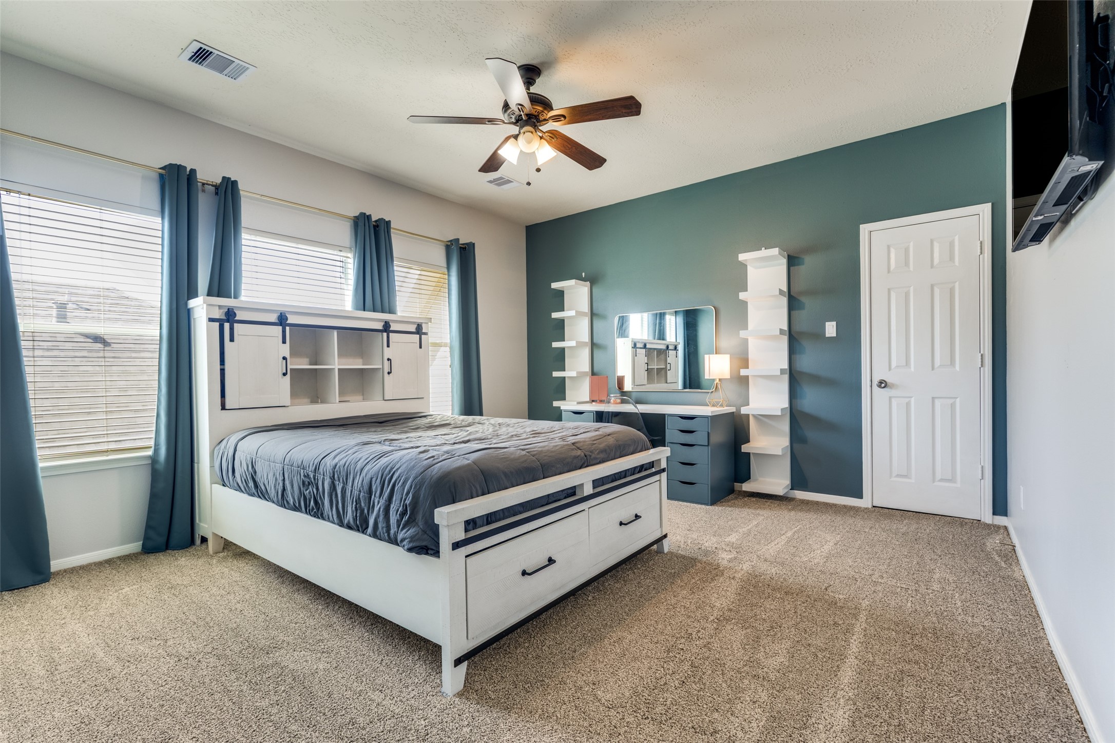 801 Harvard Pointe Drive, League City, TX 77573