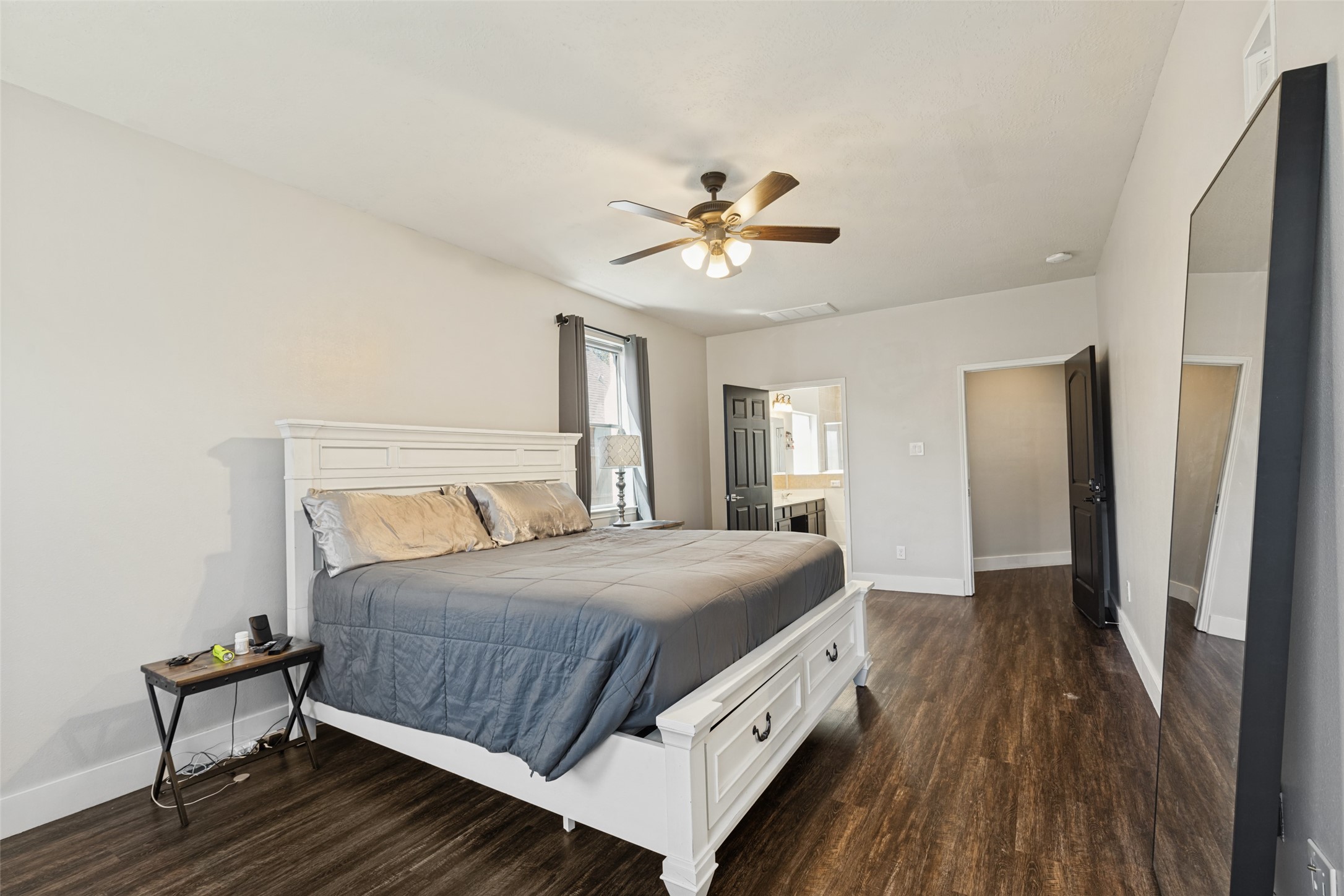 801 Harvard Pointe Drive, League City, TX 77573