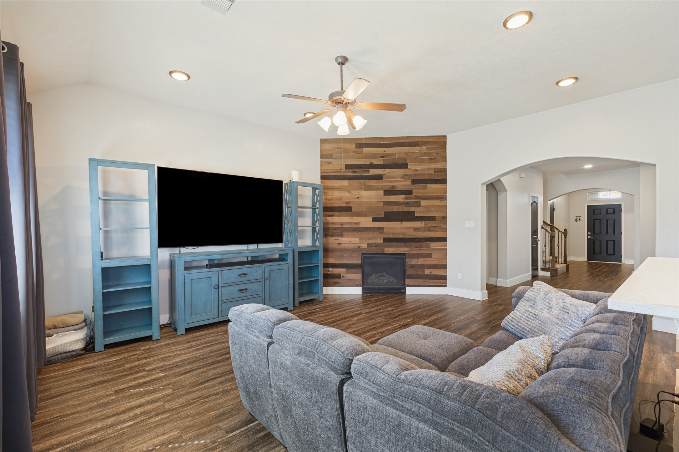 801 Harvard Pointe Drive, League City, TX 77573
