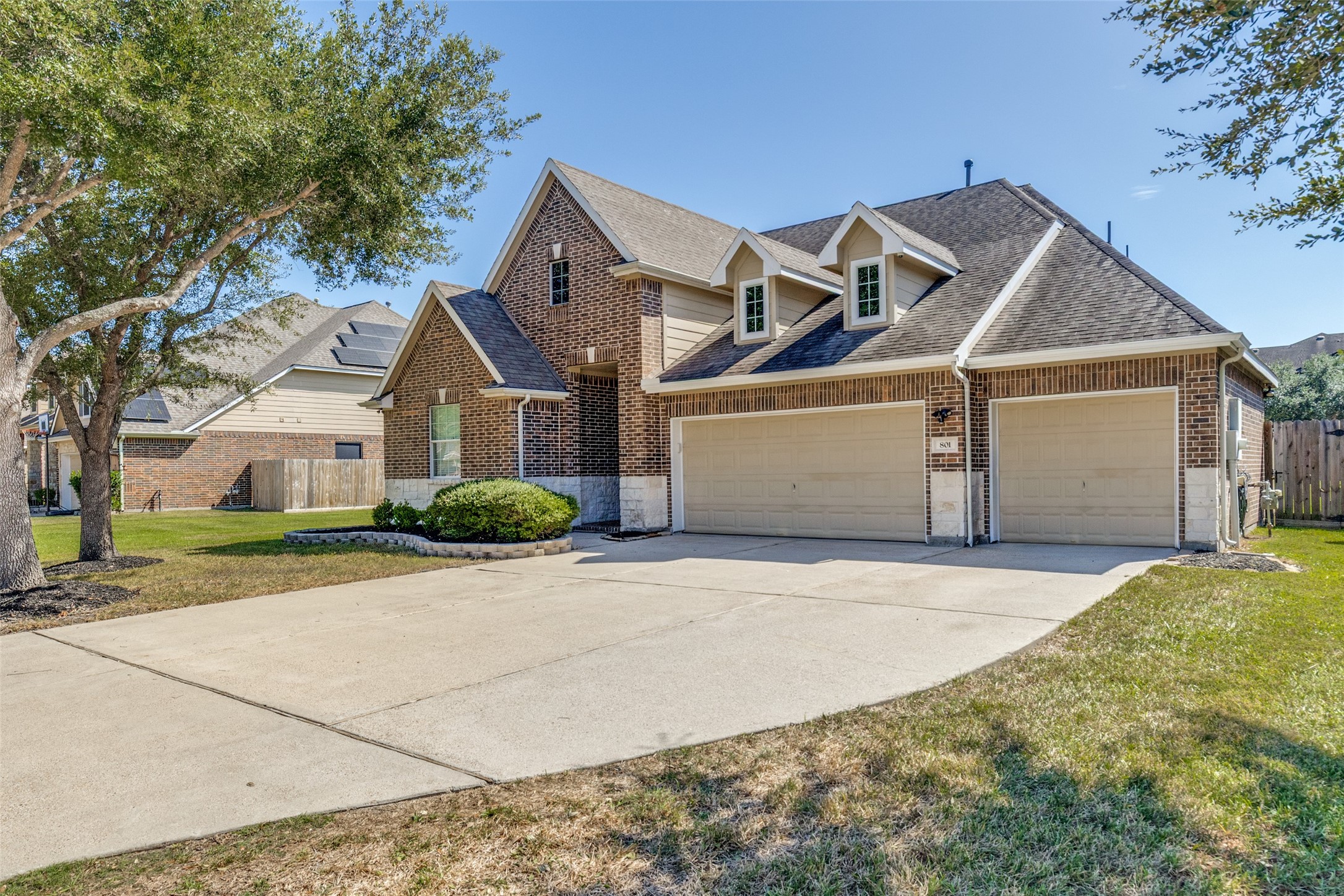 801 Harvard Pointe Drive, League City, TX 77573