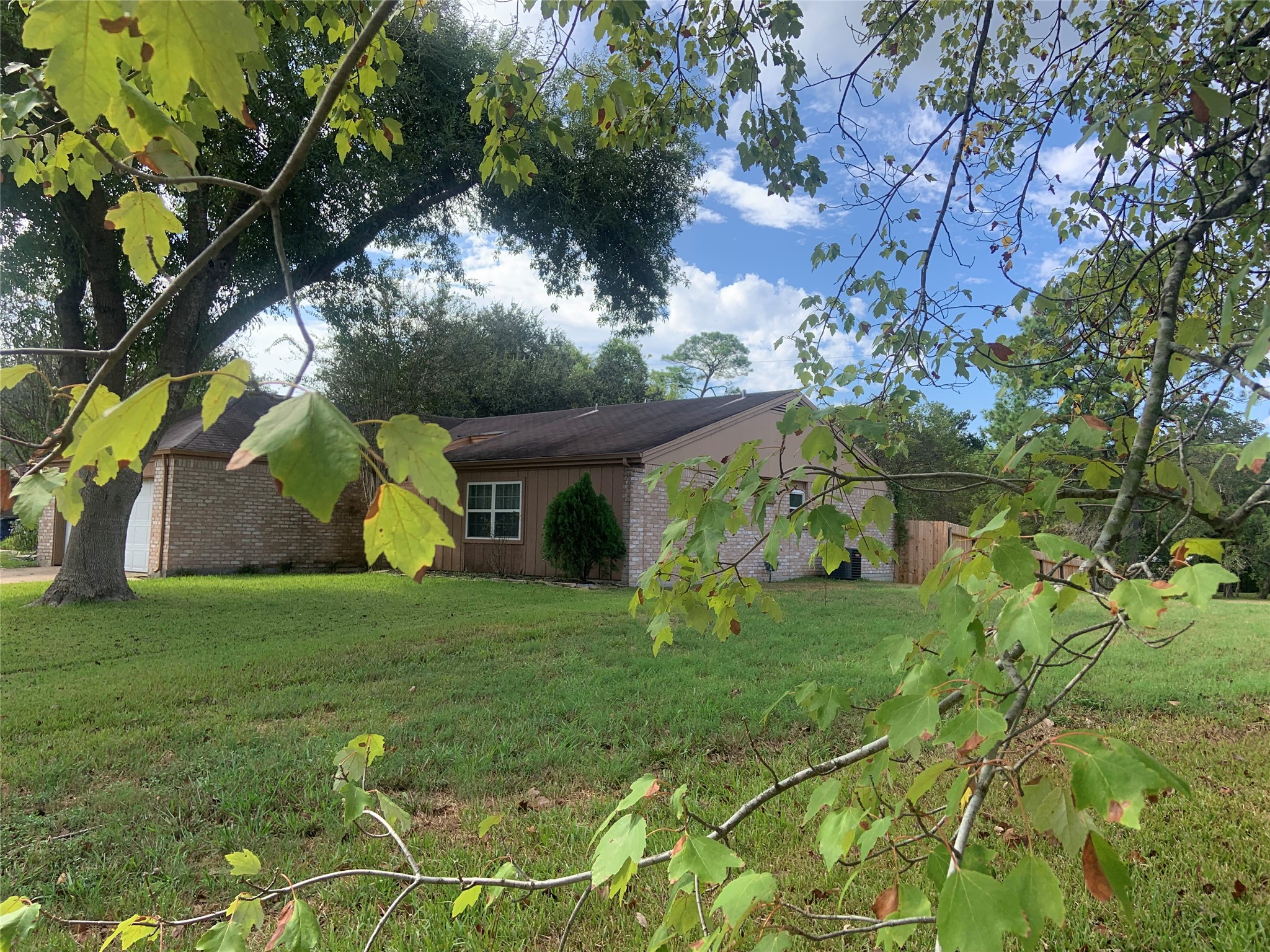 16618 Oxnard Lane, Friendswood, TX 77546