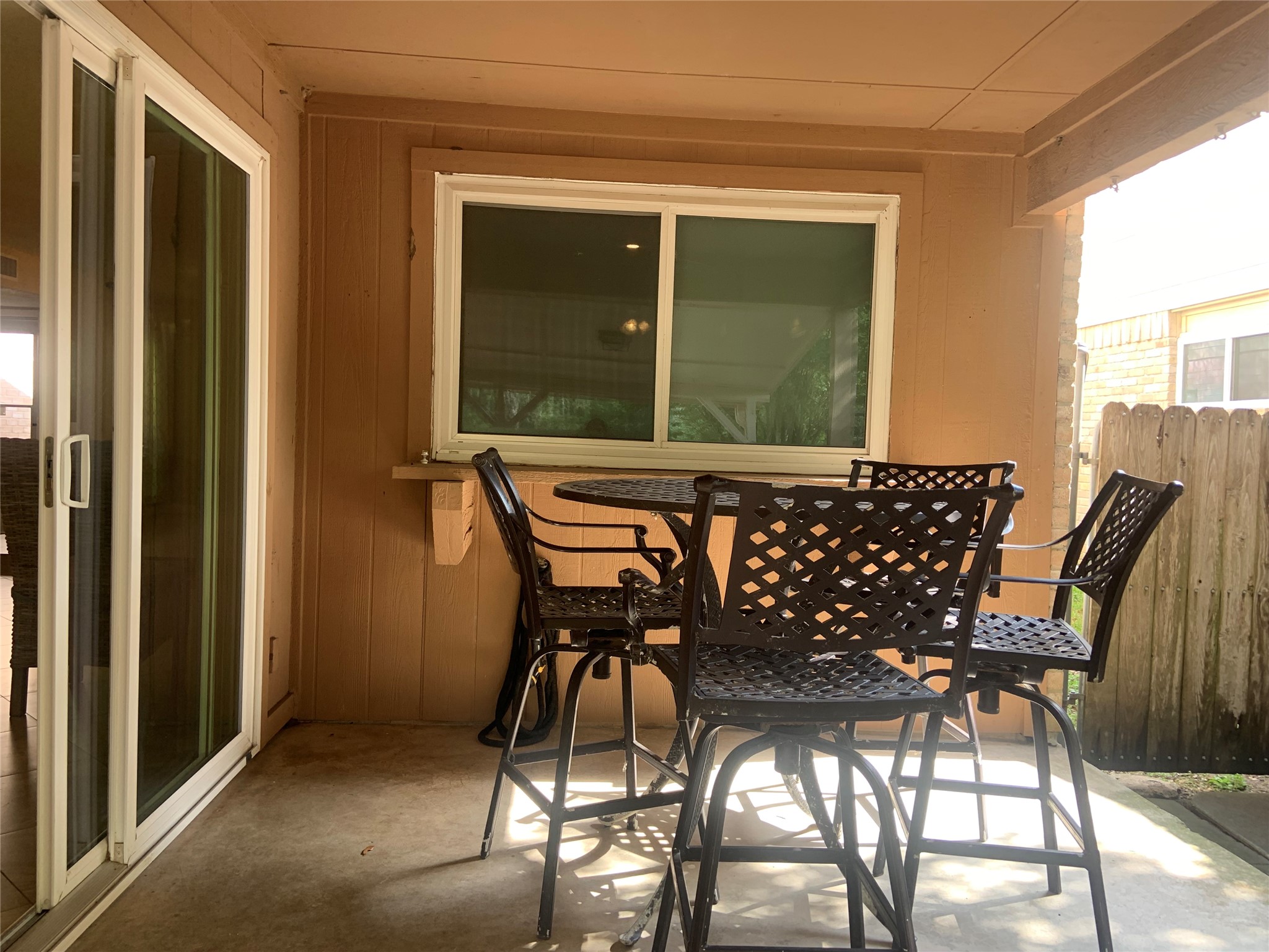16618 Oxnard Lane, Friendswood, TX 77546