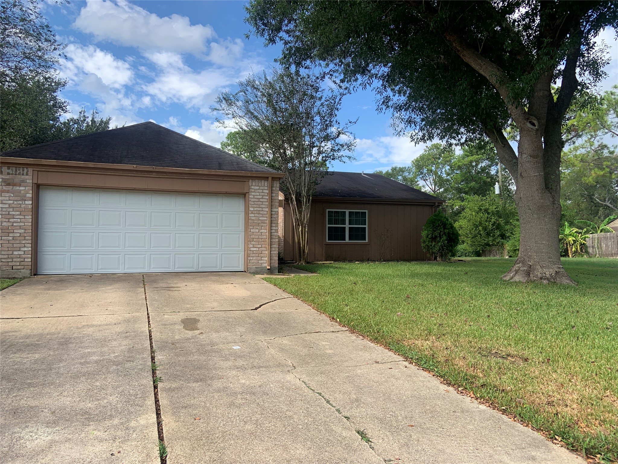 16618 Oxnard Lane, Friendswood, TX 77546