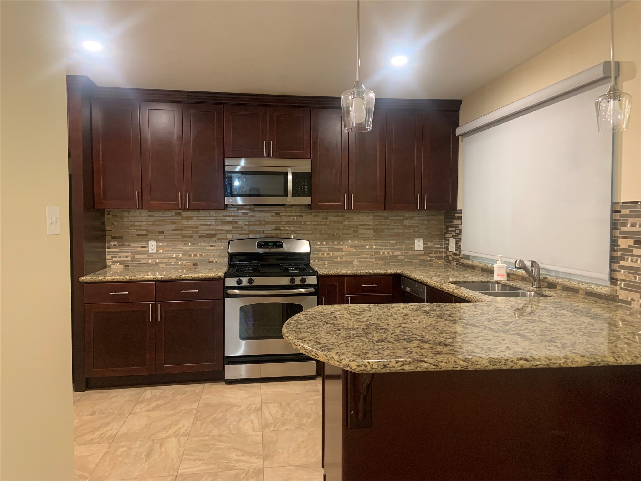 16618 Oxnard Lane, Friendswood, TX 77546