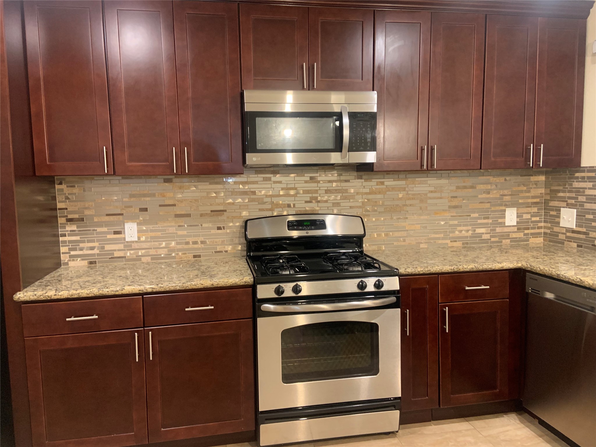 16618 Oxnard Lane, Friendswood, TX 77546