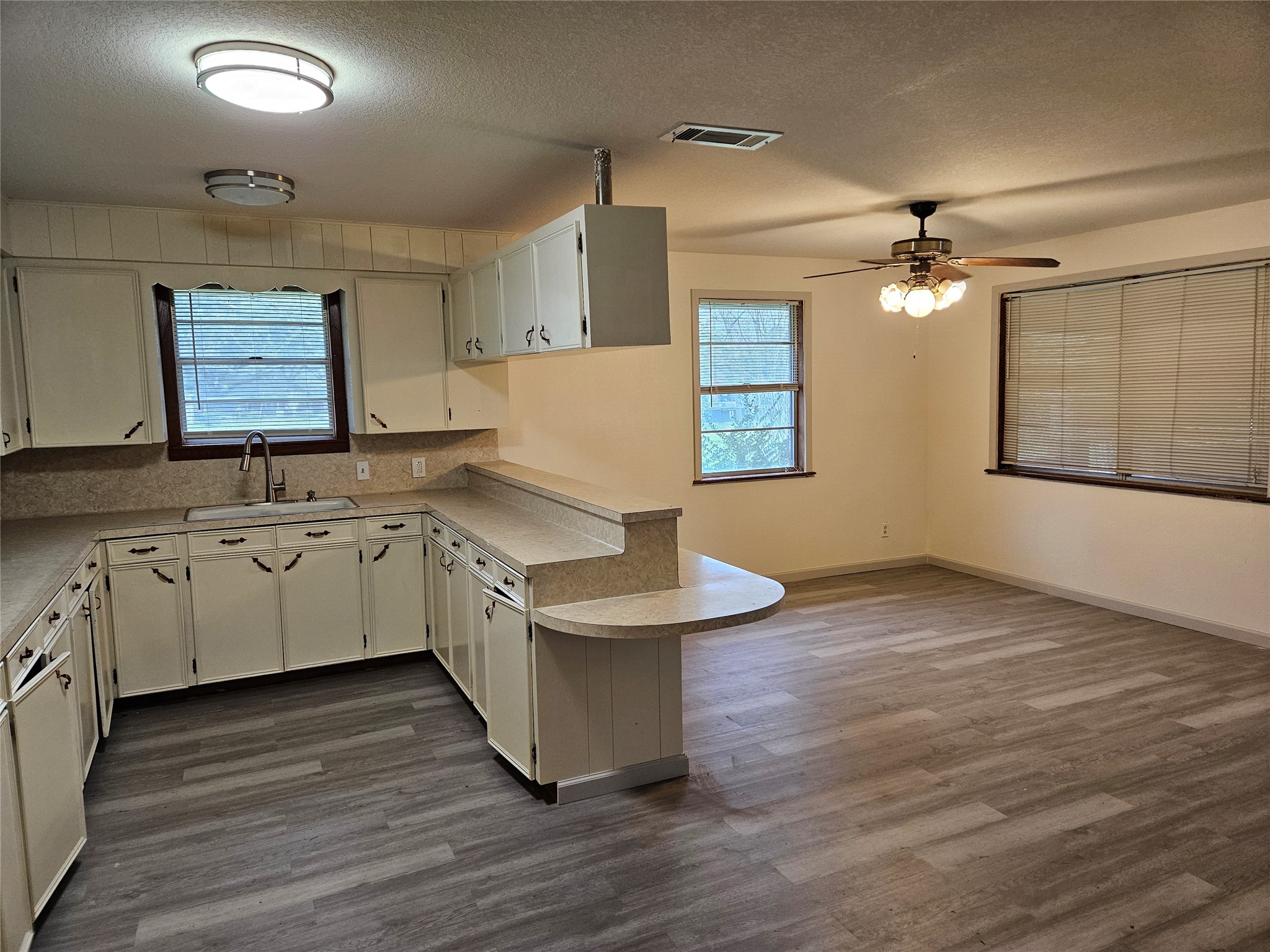 2605 B F Terry Boulevard, Rosenberg, TX 77471