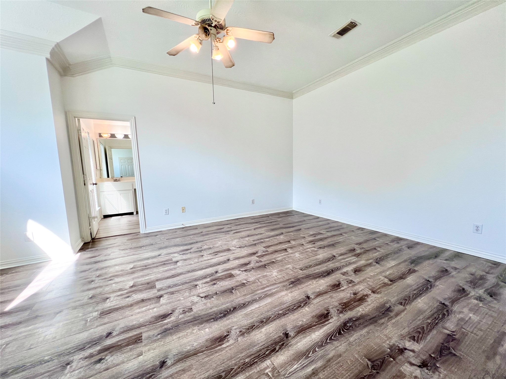 Spacious light and bright Primary Bedrrom
