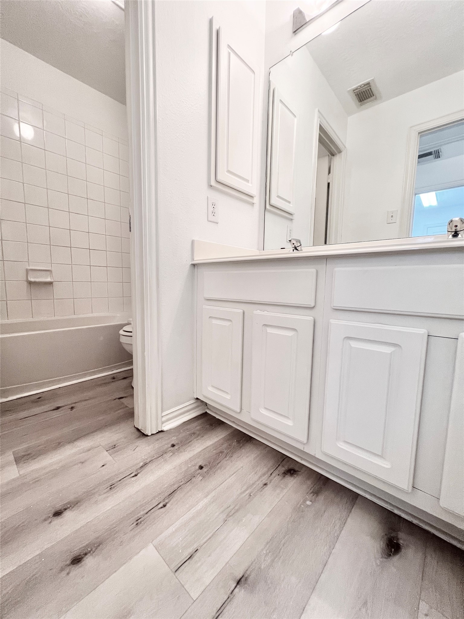 2nd bathroom