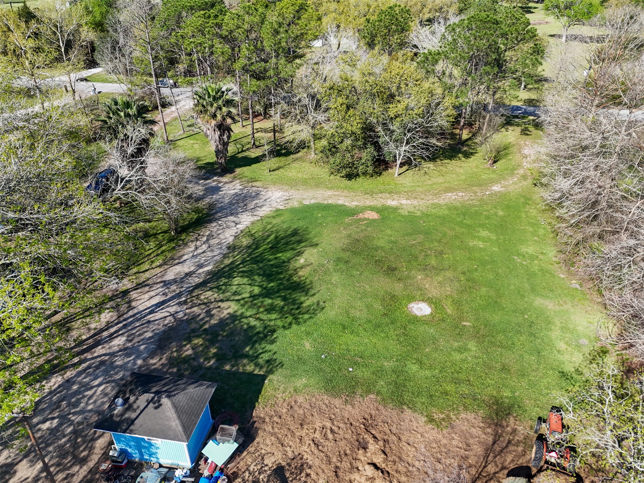 View showing the circle drive and exit from property