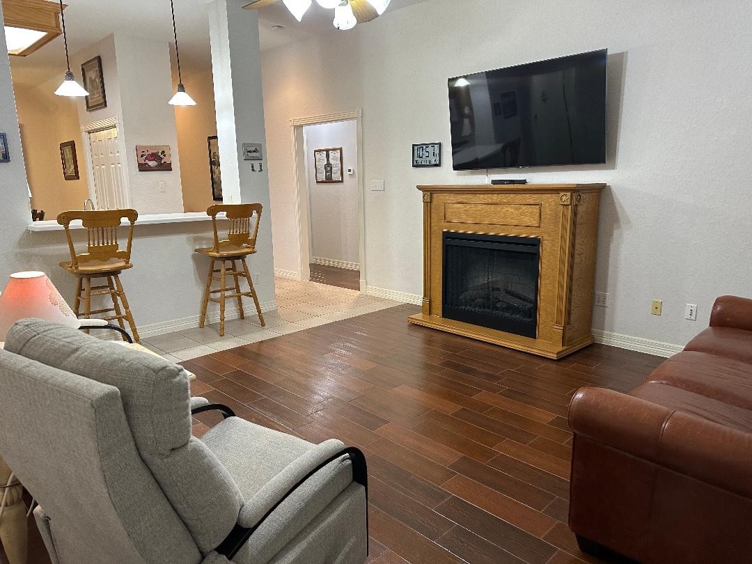 603 Manor Drive, Angleton, TX 77515
