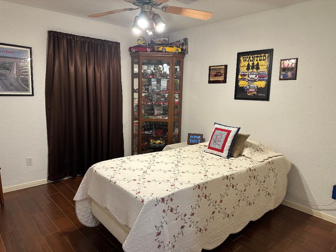 603 Manor Drive, Angleton, TX 77515