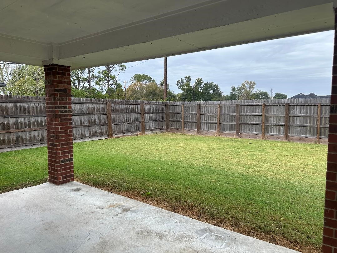 603 Manor Drive, Angleton, TX 77515 603 Manor Drive, Angleton, TX 77515