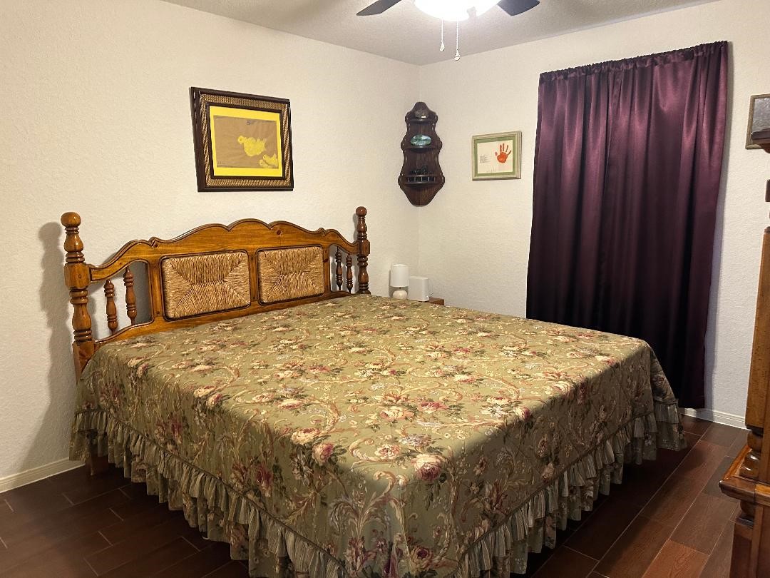 603 Manor Drive, Angleton, TX 77515