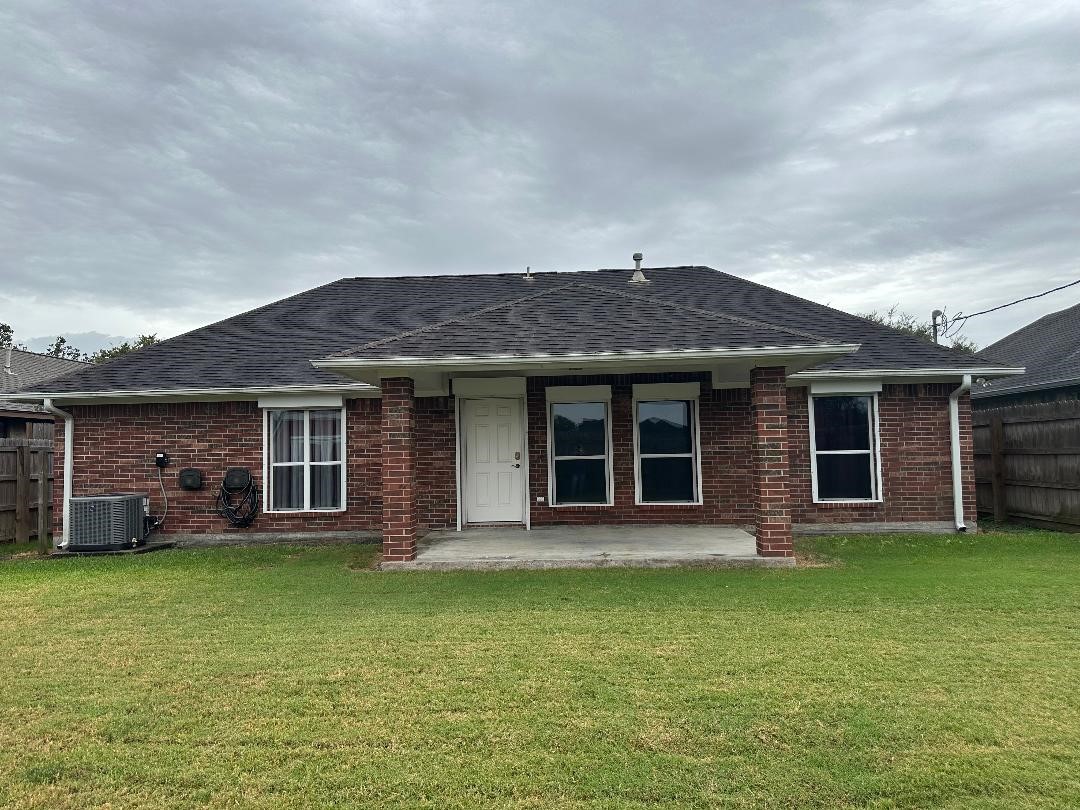 603 Manor Drive, Angleton, TX 77515 603 Manor Drive, Angleton, TX 77515