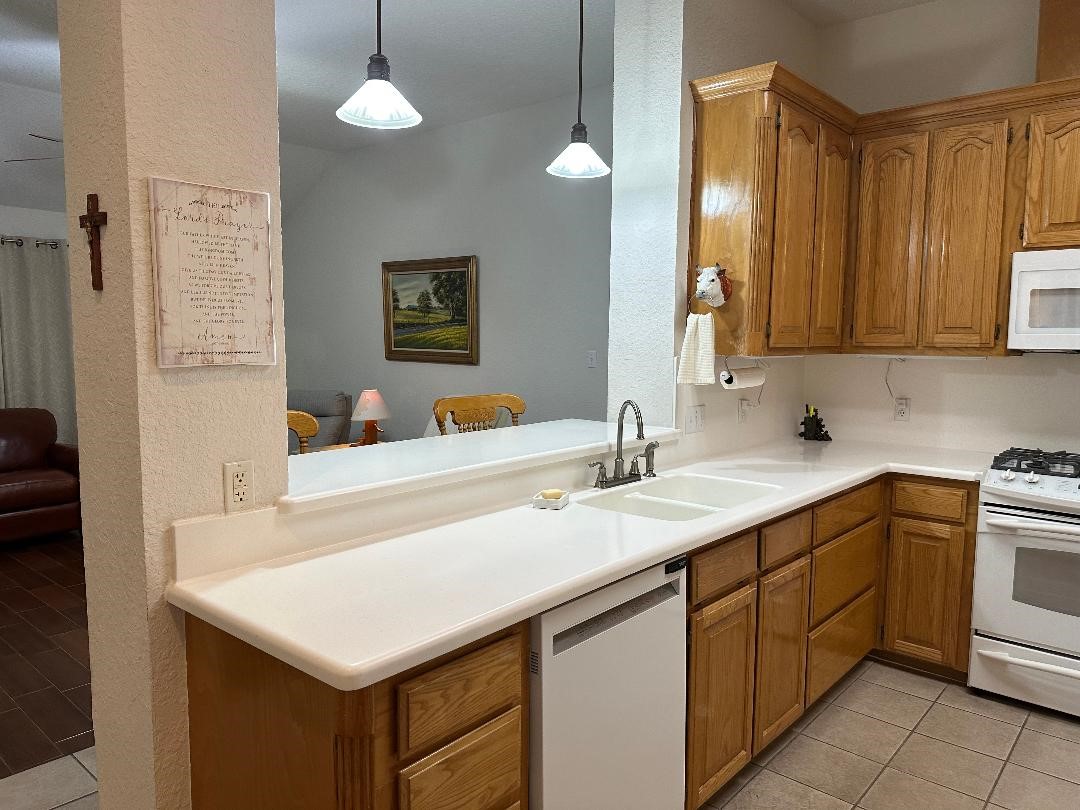 603 Manor Drive, Angleton, TX 77515