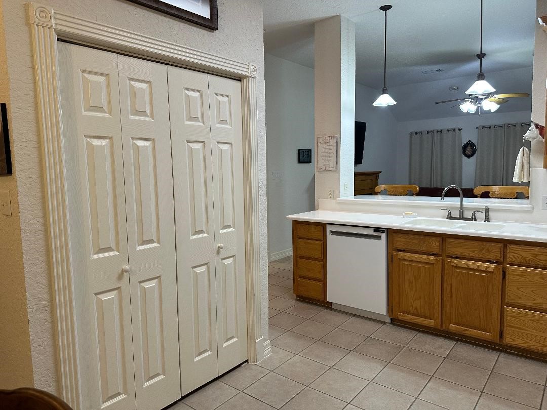 603 Manor Drive, Angleton, TX 77515