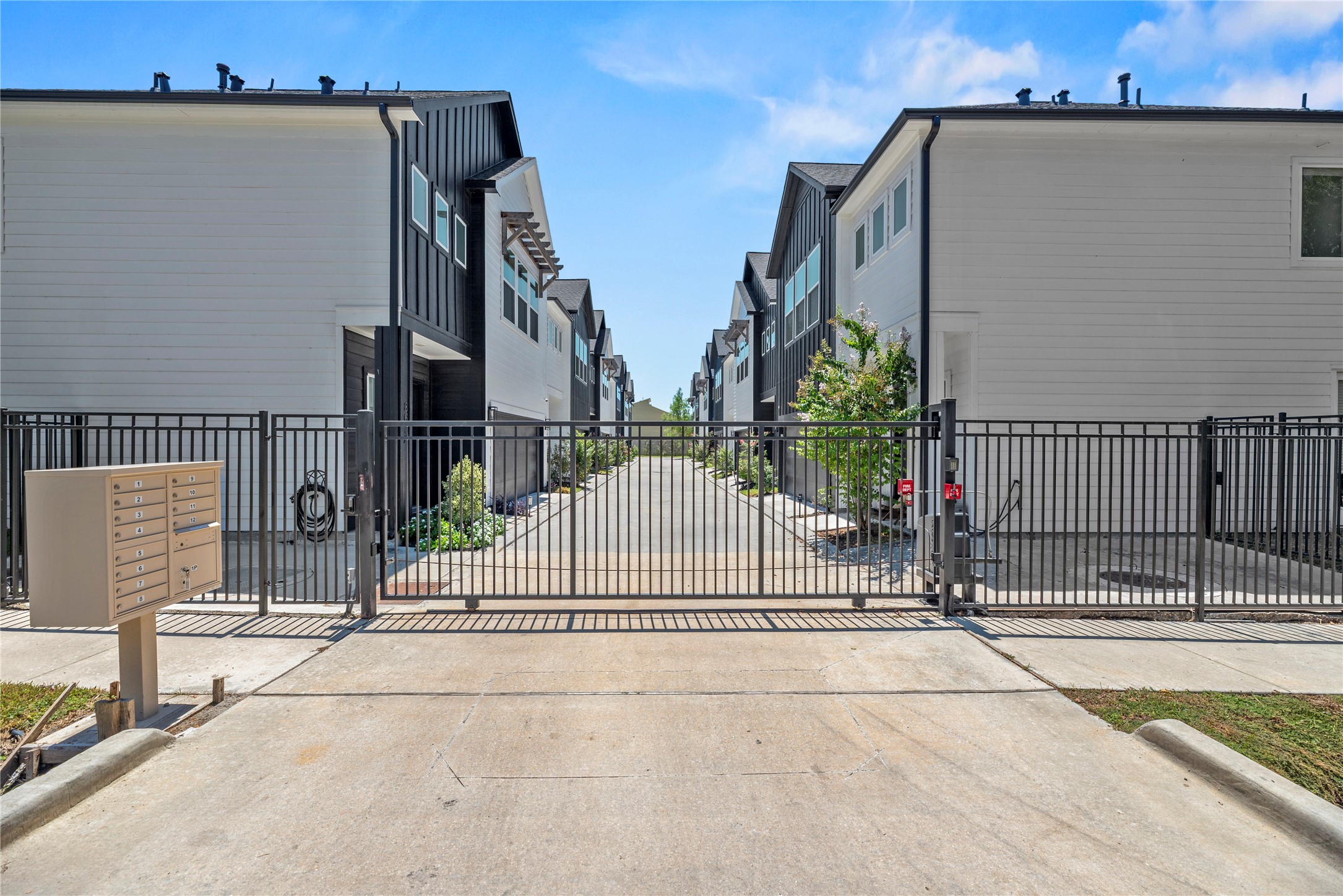 869 Mansfield Street, #E, Houston, TX 77091