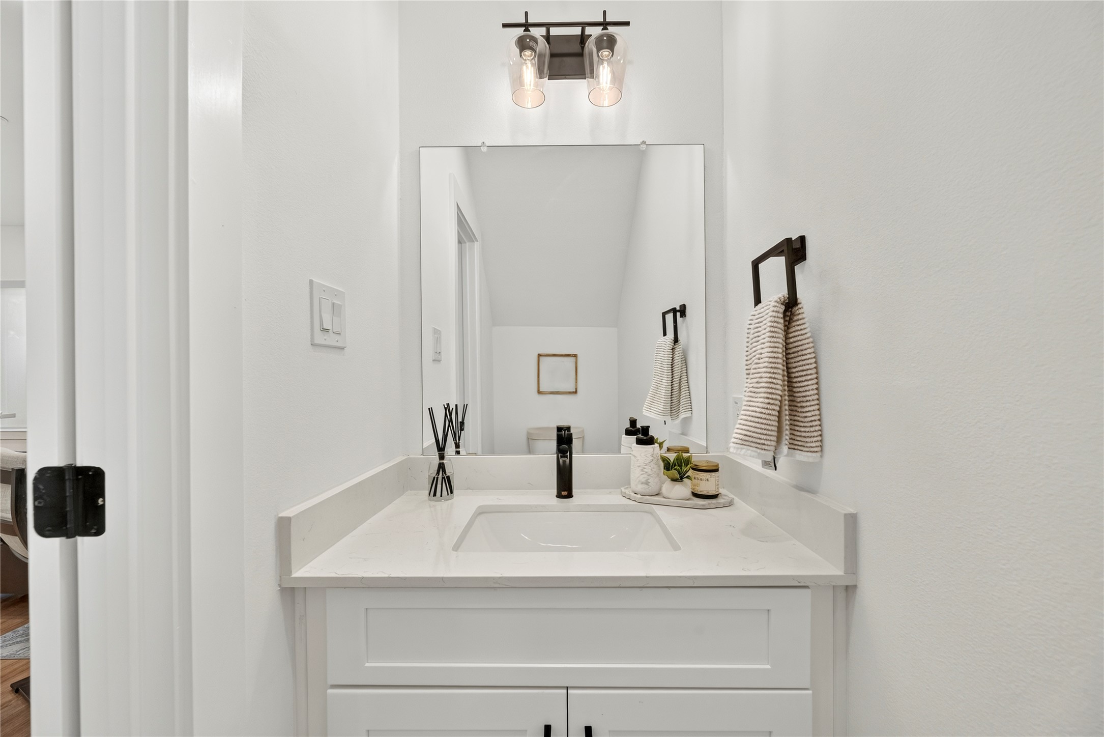 869 Mansfield Street, #E, Houston, TX 77091