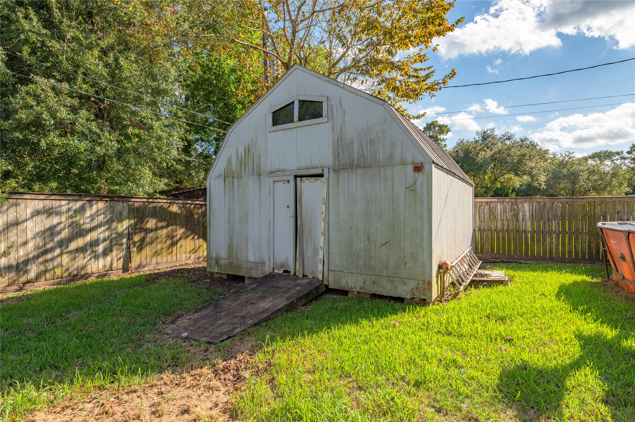 6903 Meadowlark Lane, Alvin, TX 77511