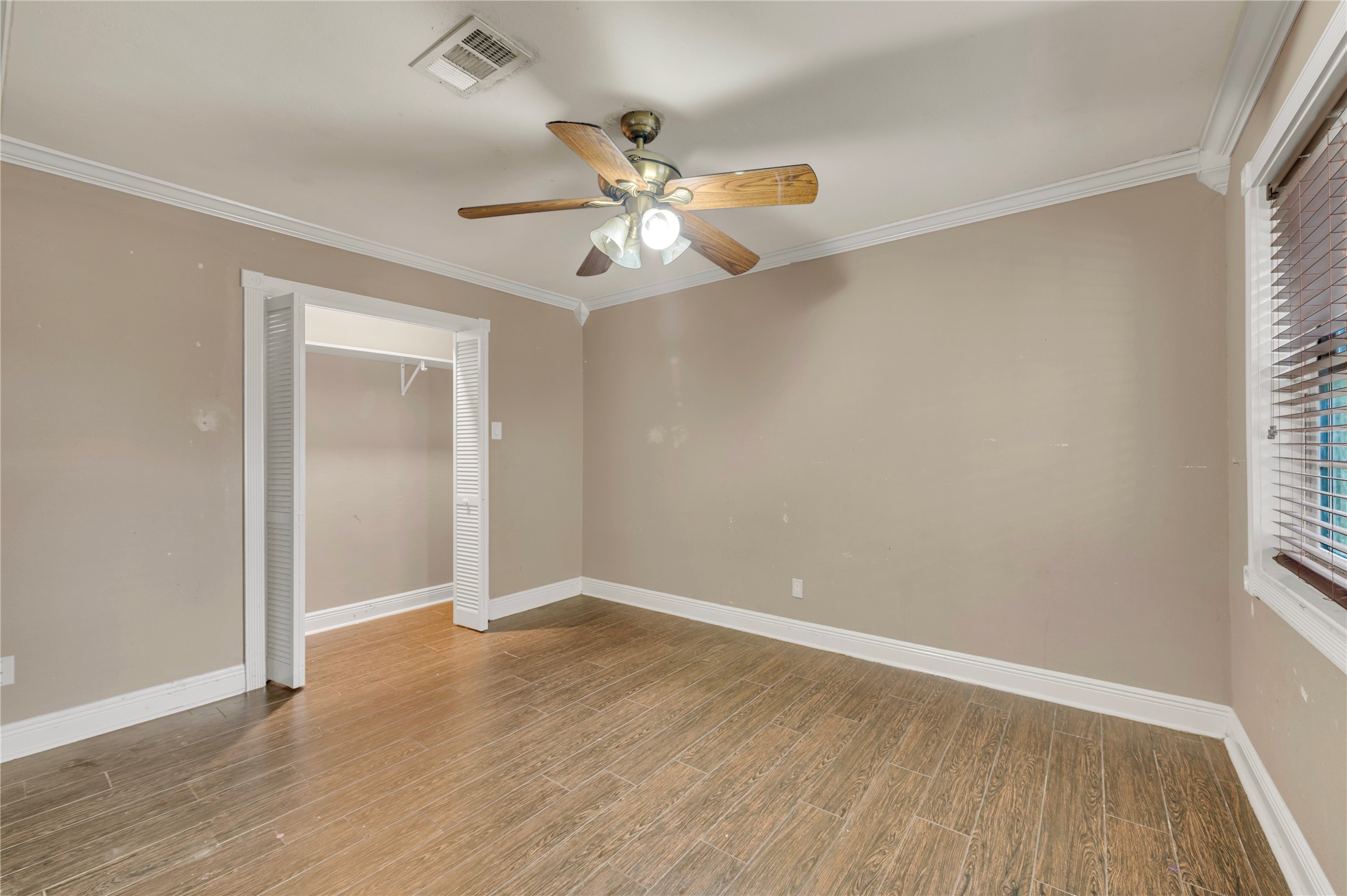 6903 Meadowlark Lane, Alvin, TX 77511