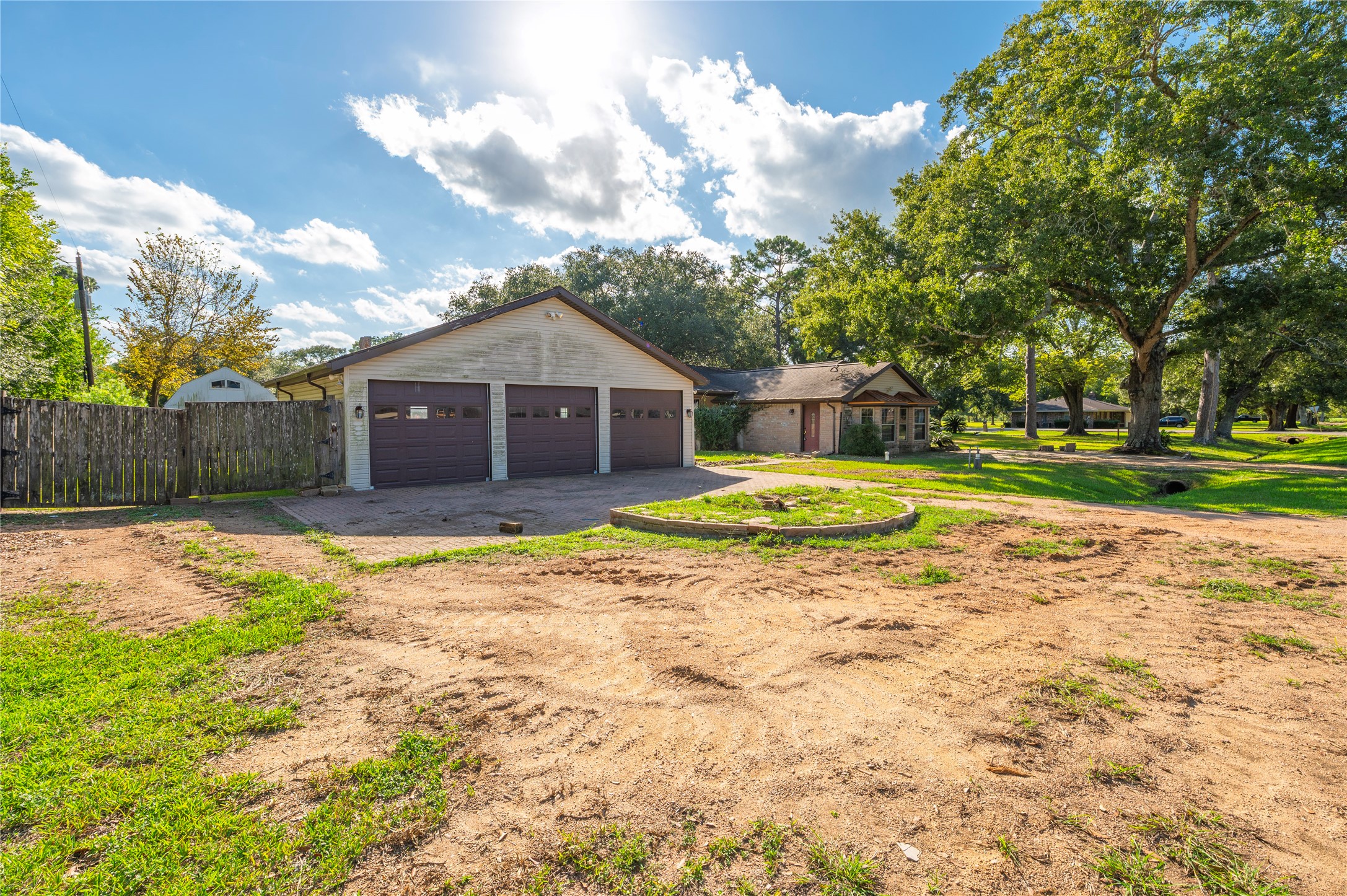 6903 Meadowlark Lane, Alvin, TX 77511