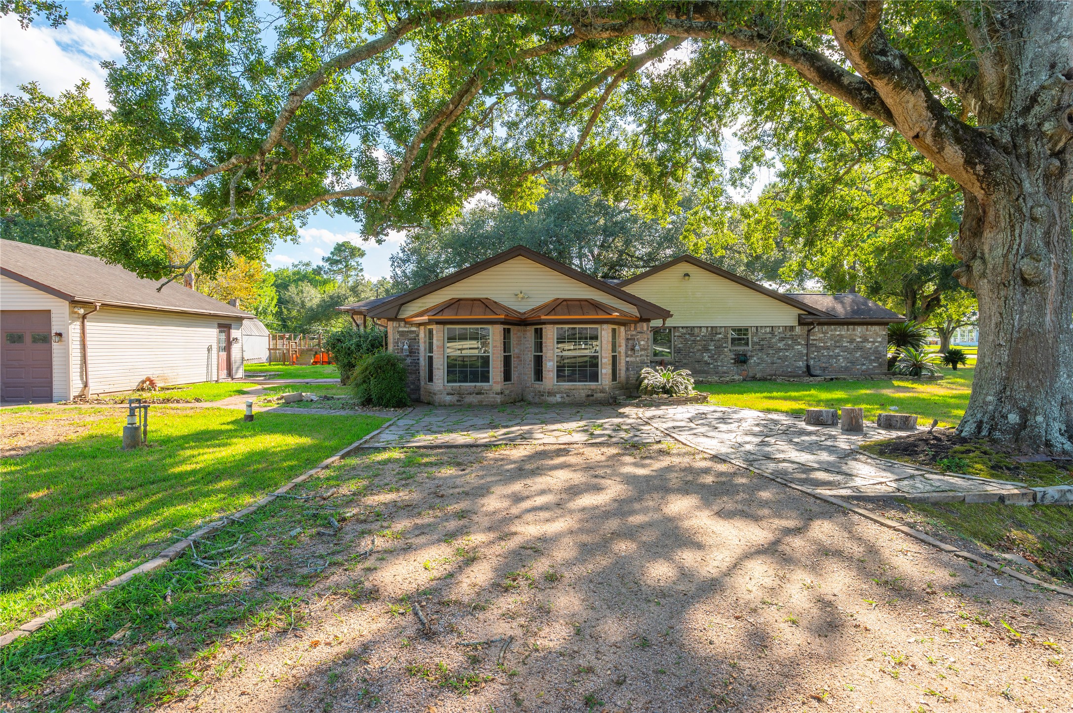6903 Meadowlark Lane, Alvin, TX 77511