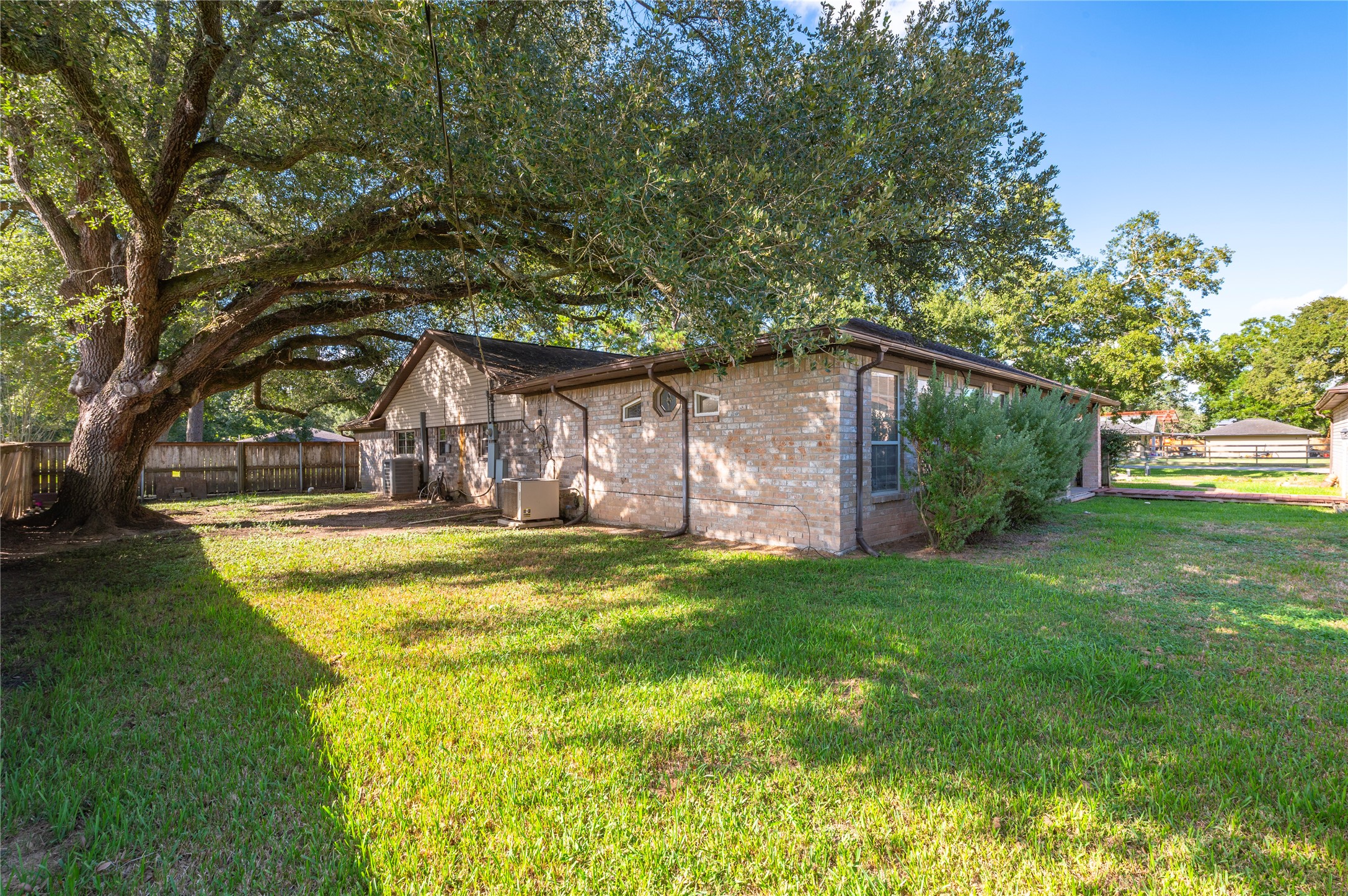 6903 Meadowlark Lane, Alvin, TX 77511