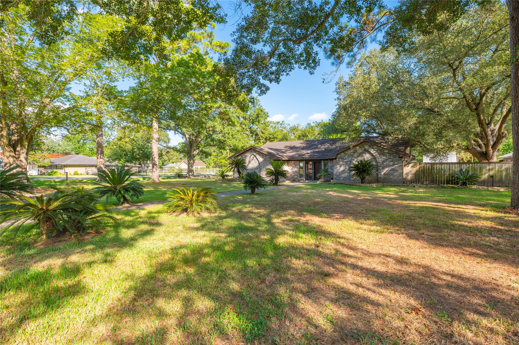 6903 Meadowlark Lane, Alvin, TX 77511