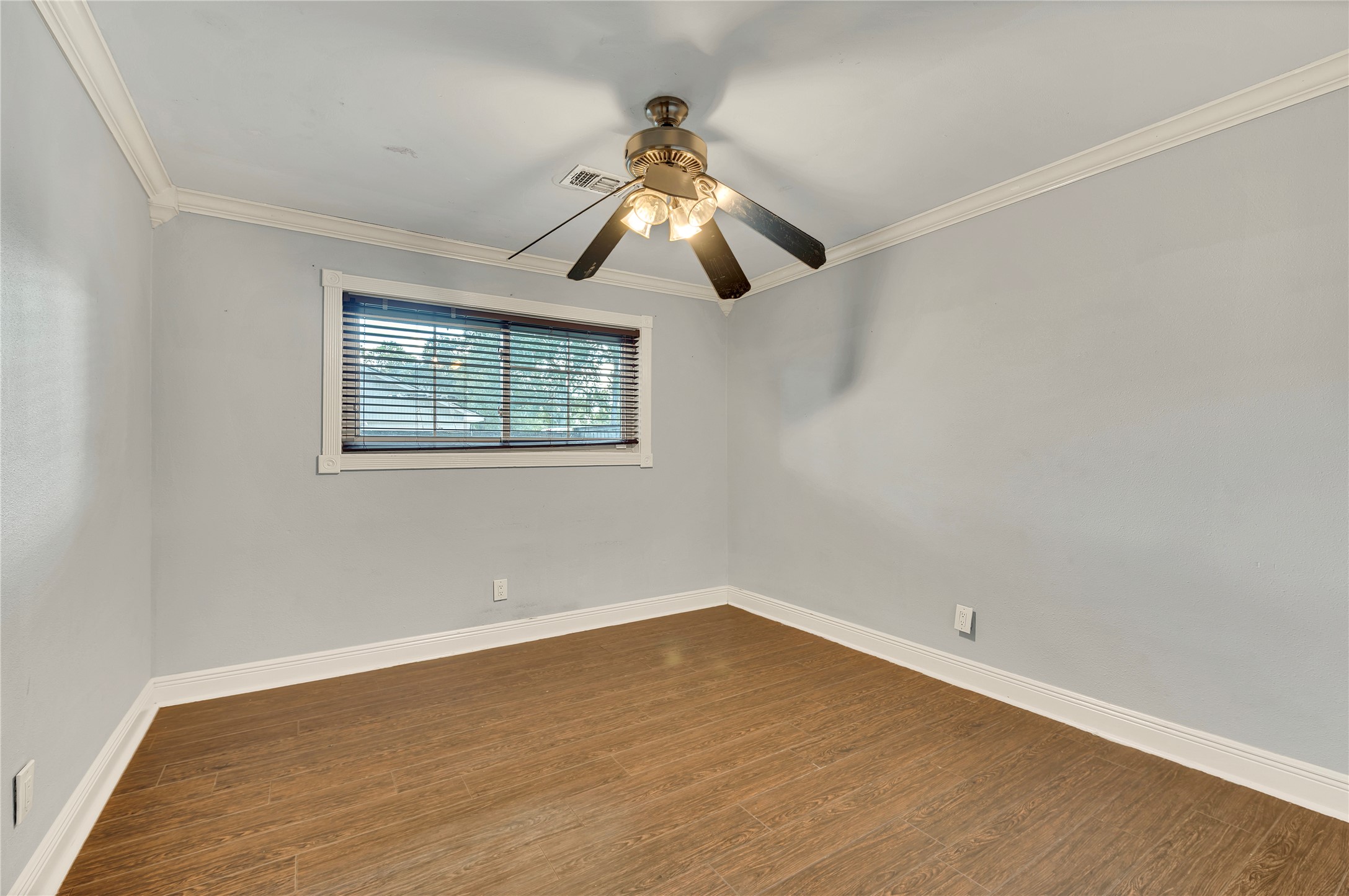 6903 Meadowlark Lane, Alvin, TX 77511
