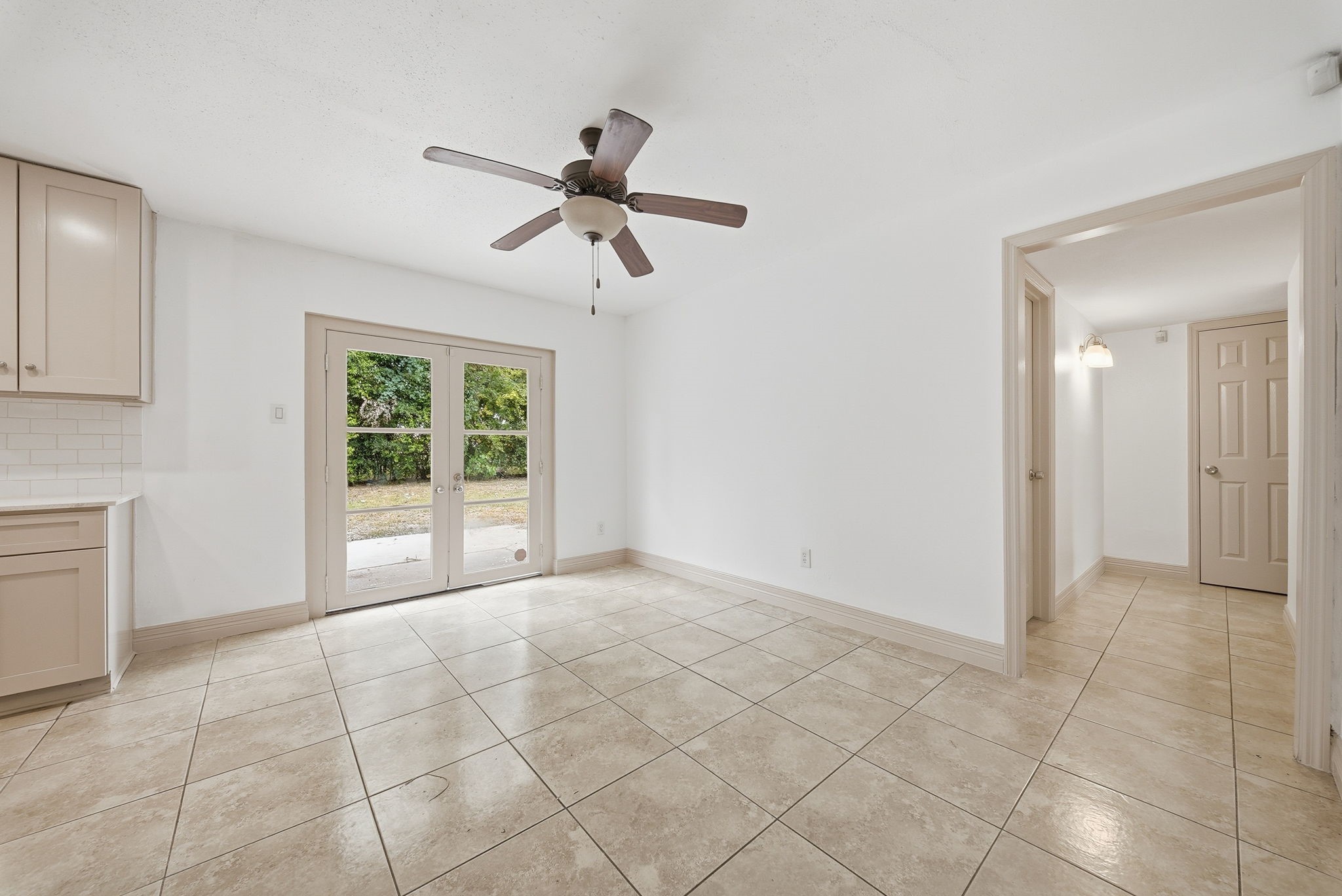12302 Swinbrook Lane, Houston, TX 77039