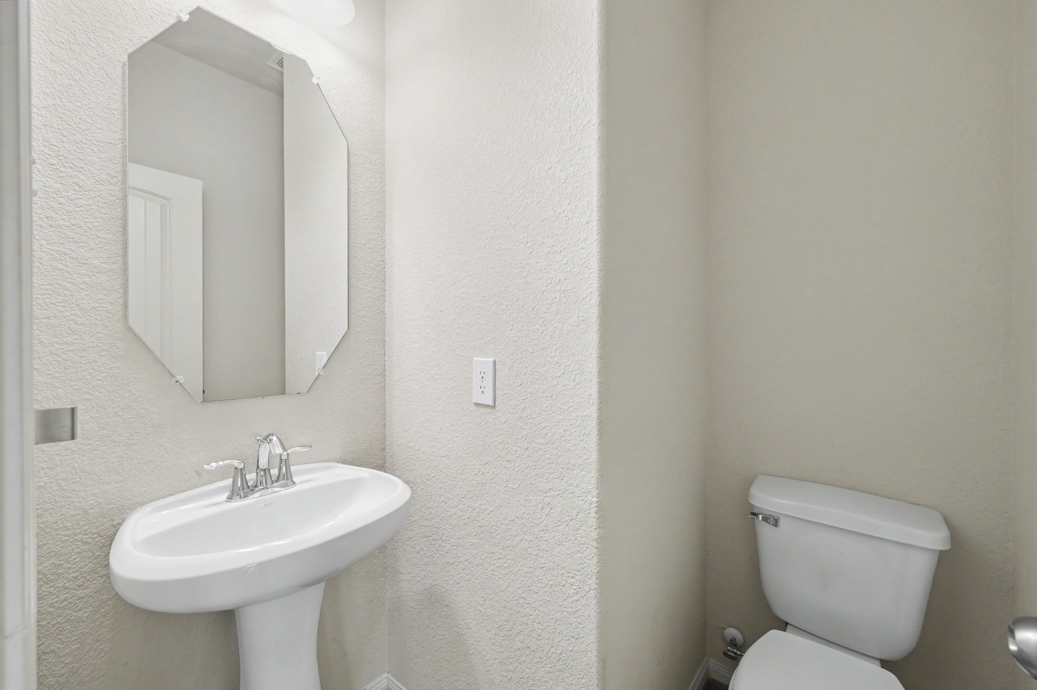 1703 Wandering Hills Road, Conroe, TX 77304