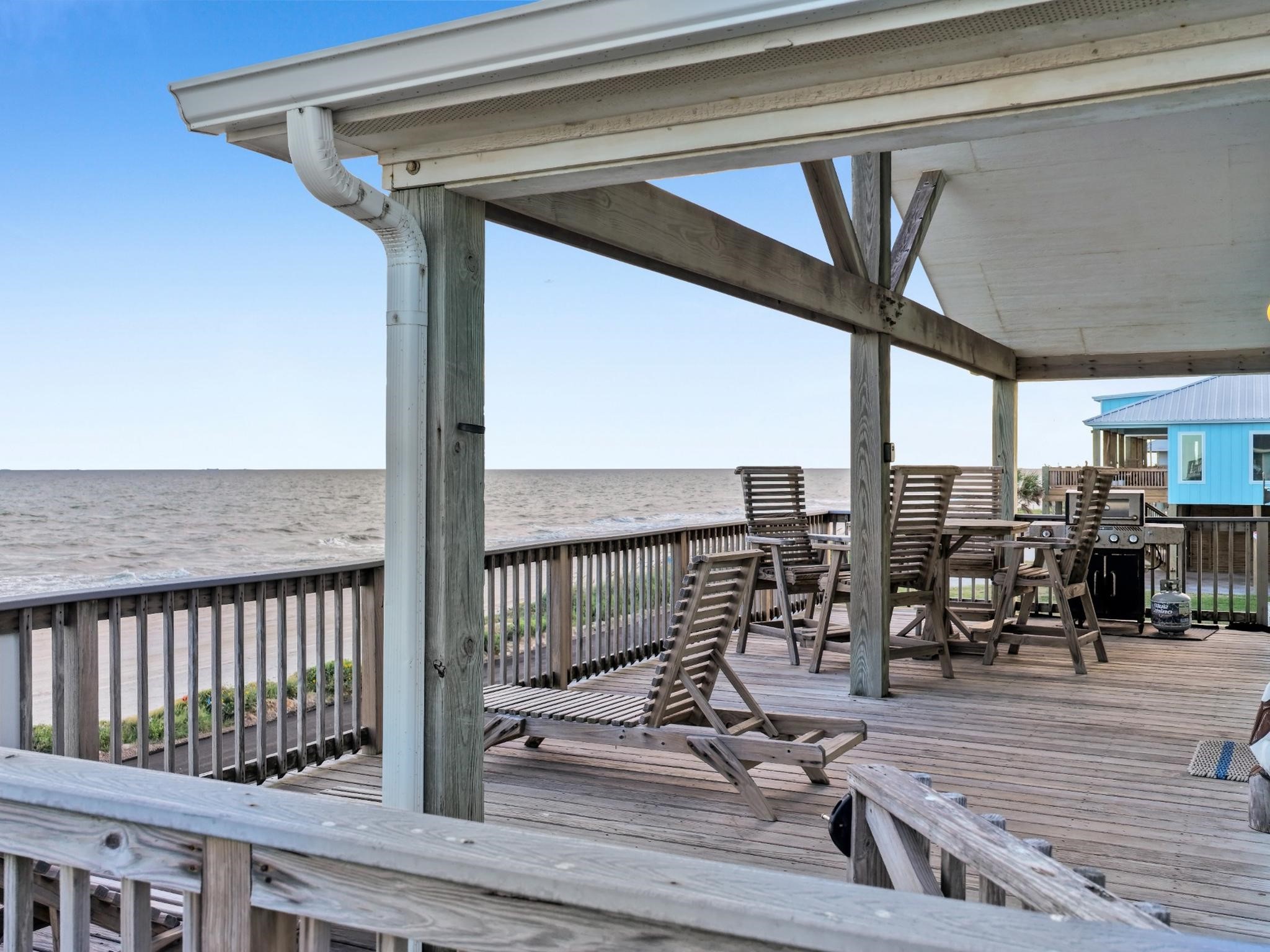 1387 Keith Avenue, Gilchrist, TX 77617