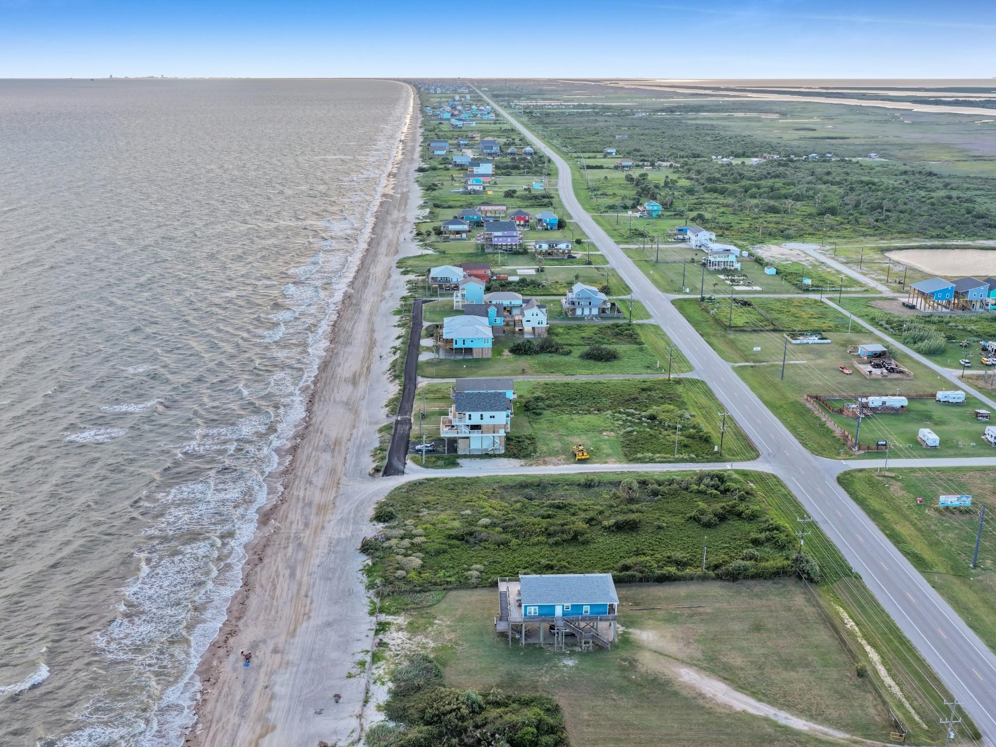 1387 Keith Avenue, Gilchrist, TX 77617