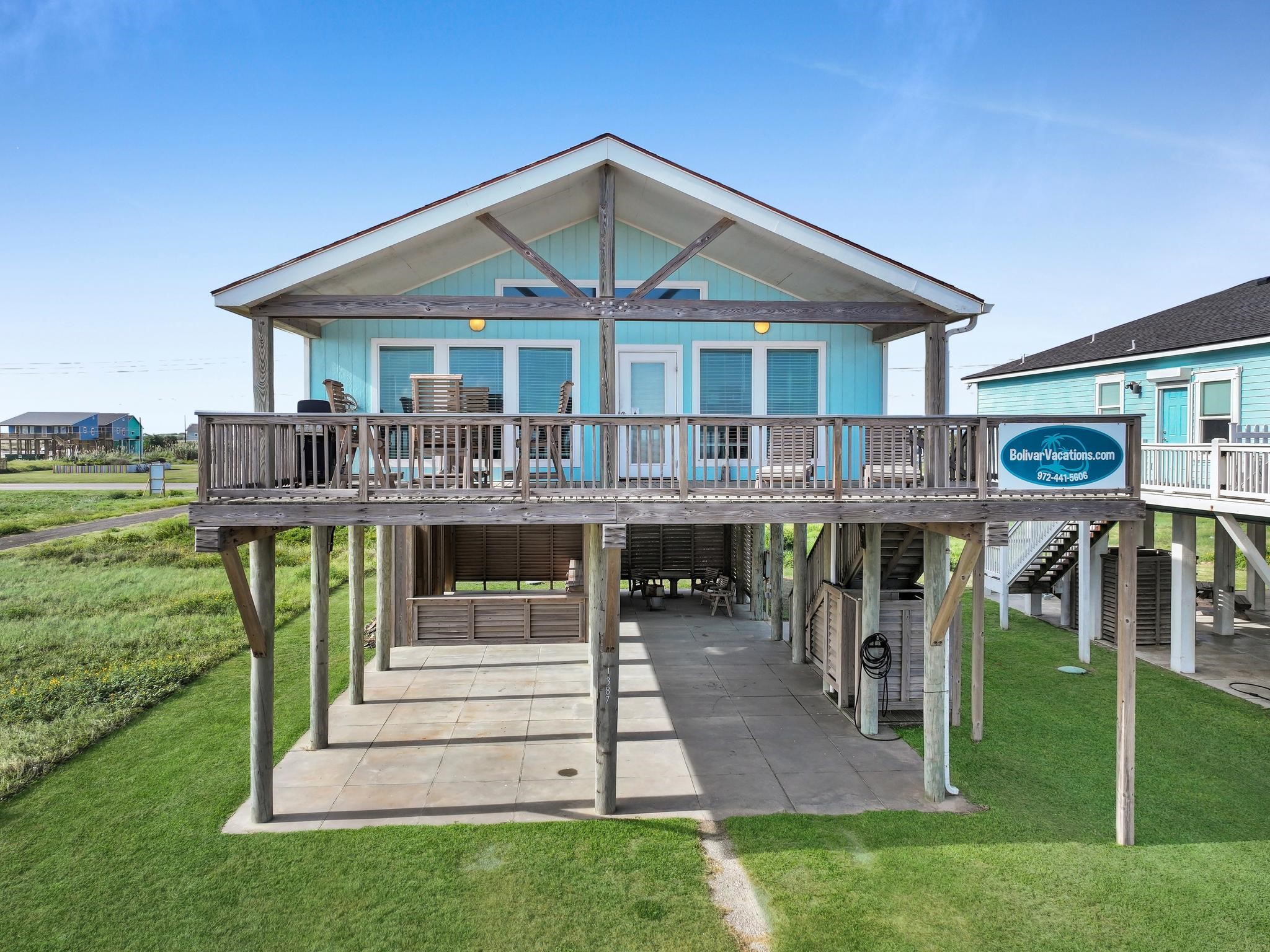 1387 Keith Avenue, Gilchrist, TX 77617