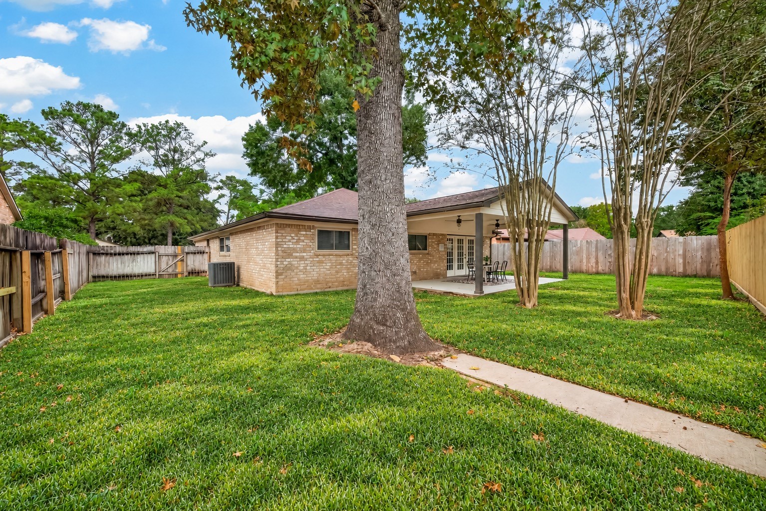 20202 Foxwood Forest Boulevard, Humble, TX 77338
