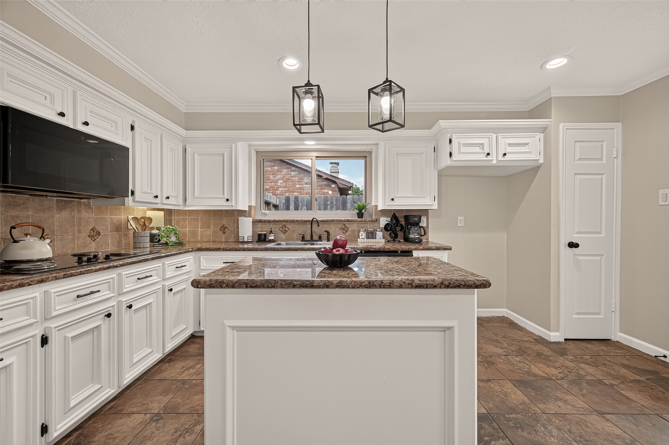 20202 Foxwood Forest Boulevard, Humble, TX 77338