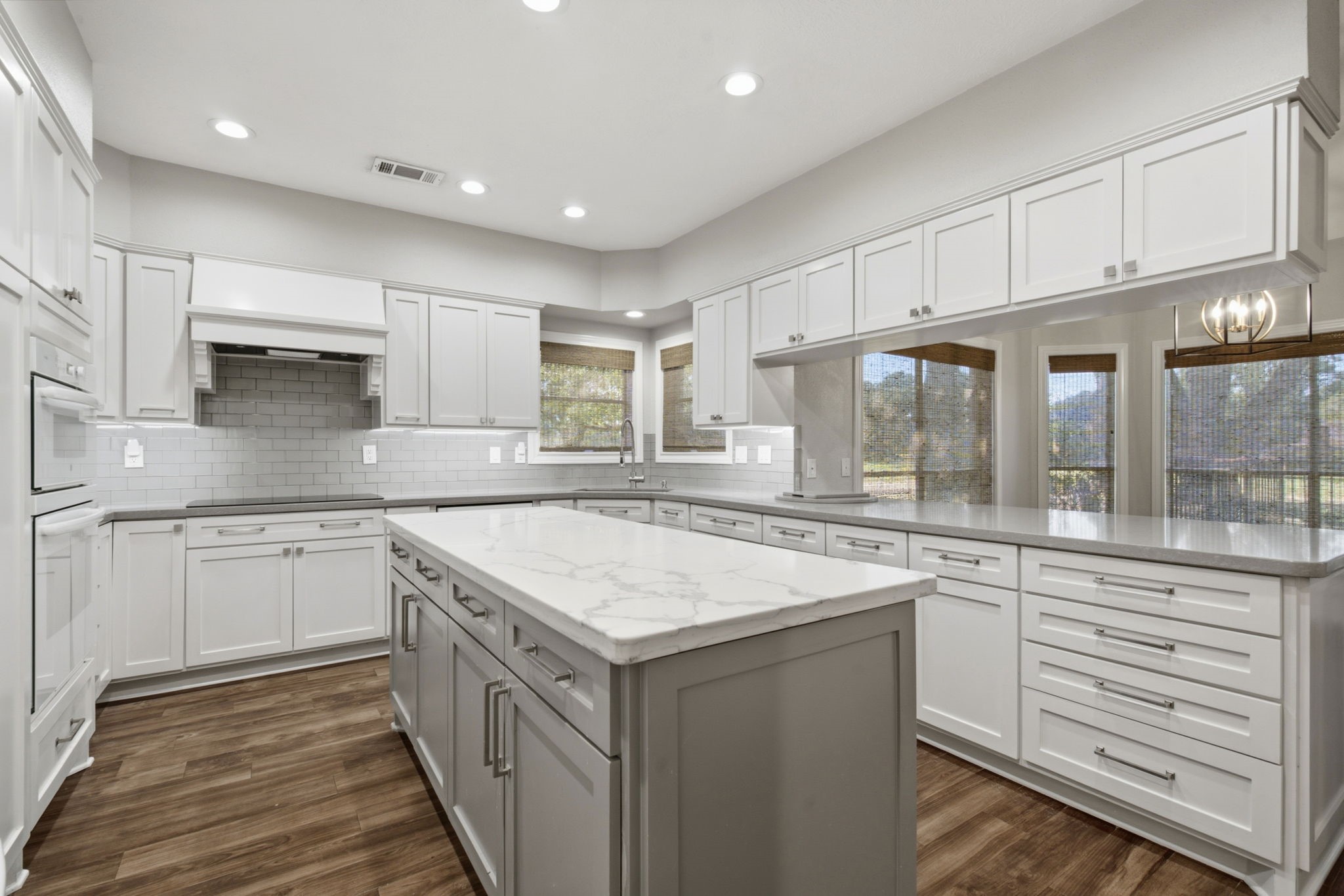 162 Dawns Edge Drive, Conroe, TX 77356