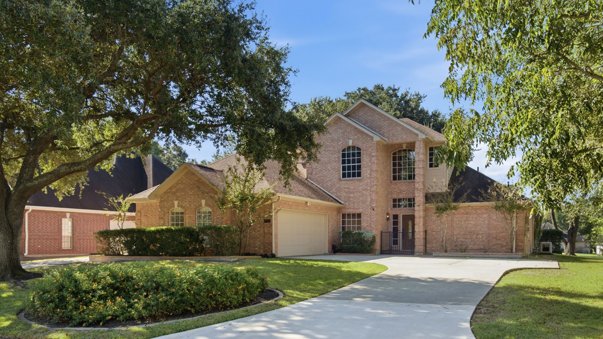 162 Dawns Edge Drive, Conroe, TX 77356