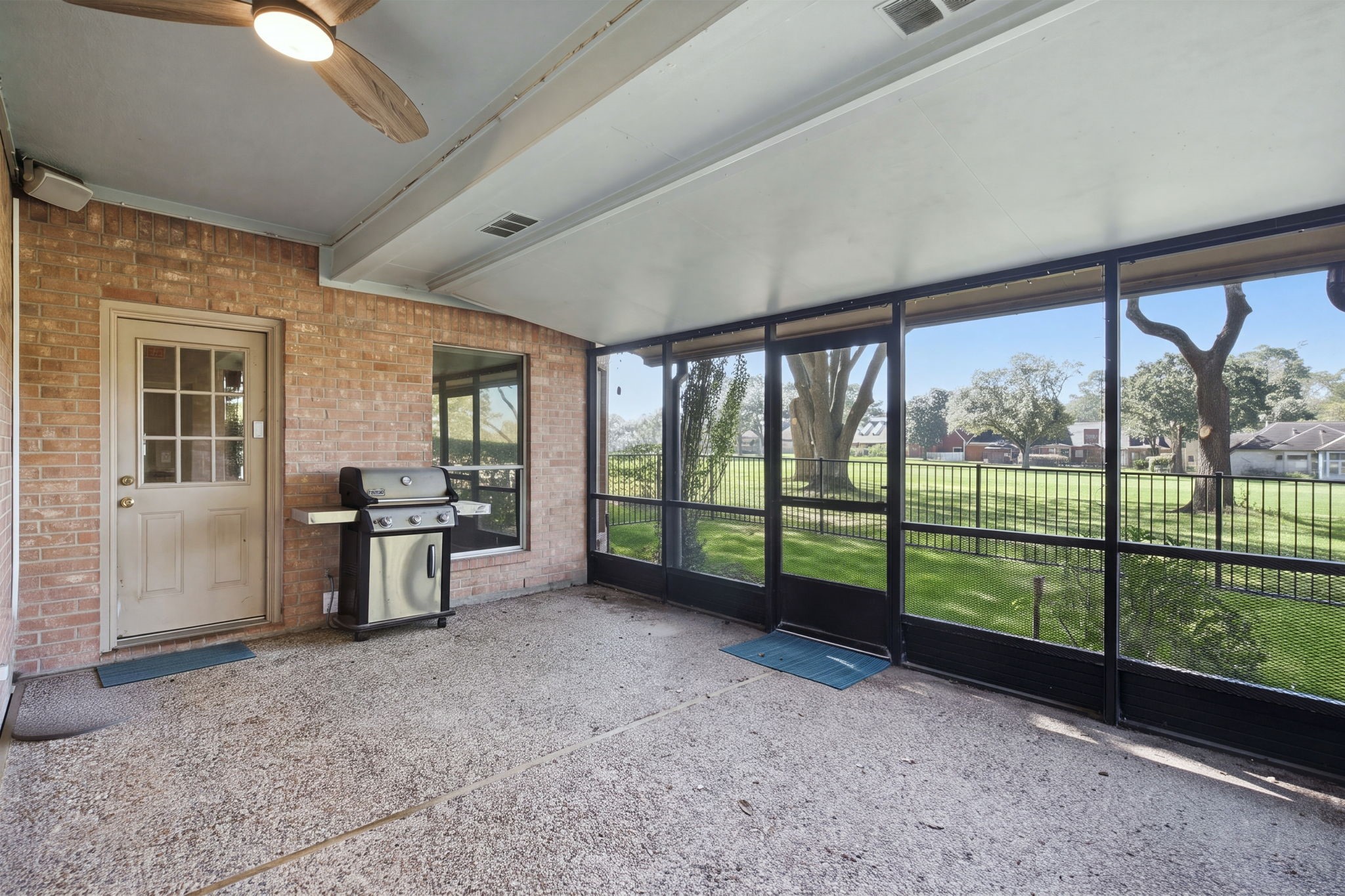 162 Dawns Edge Drive, Conroe, TX 77356