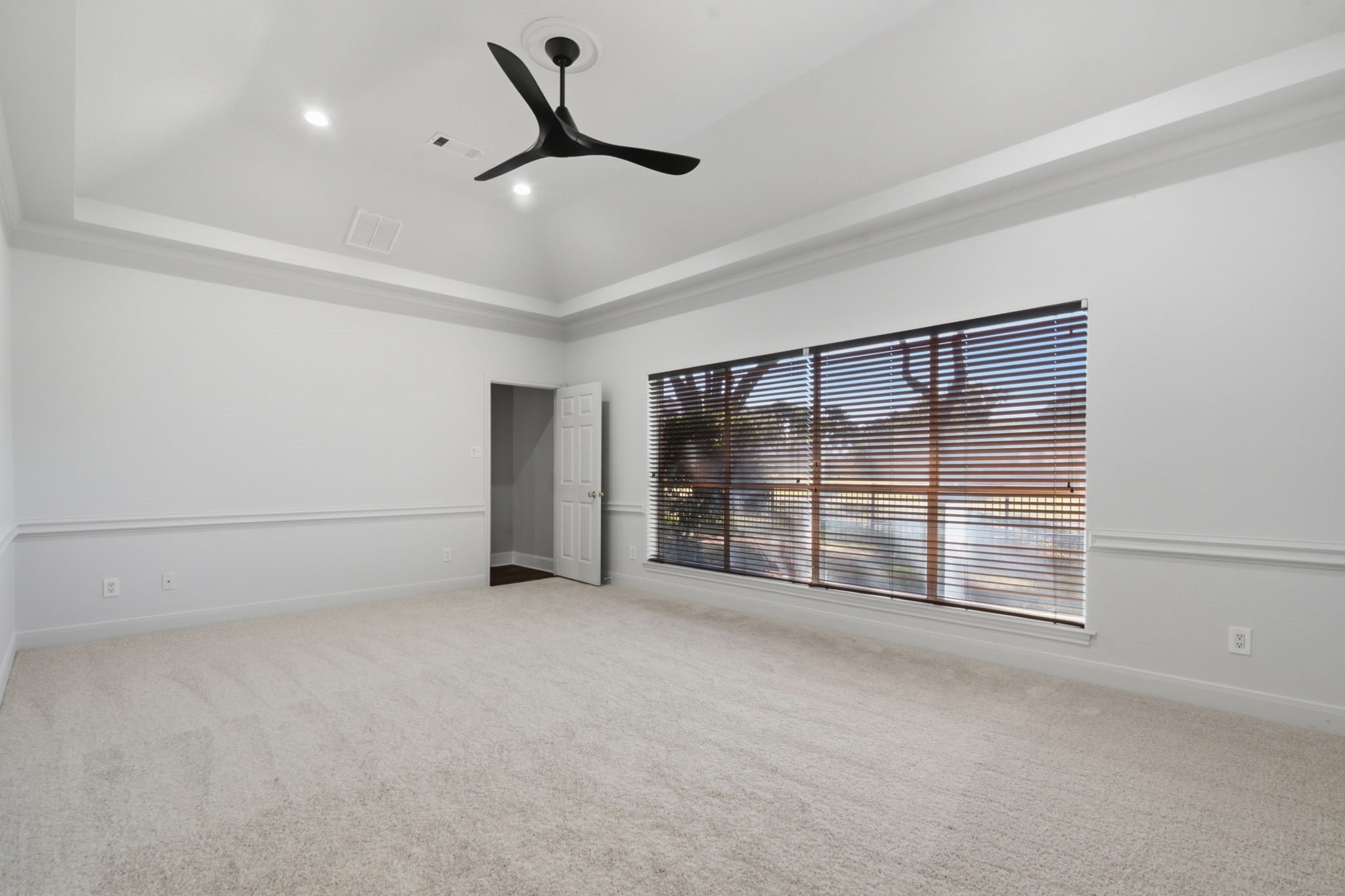 162 Dawns Edge Drive, Conroe, TX 77356