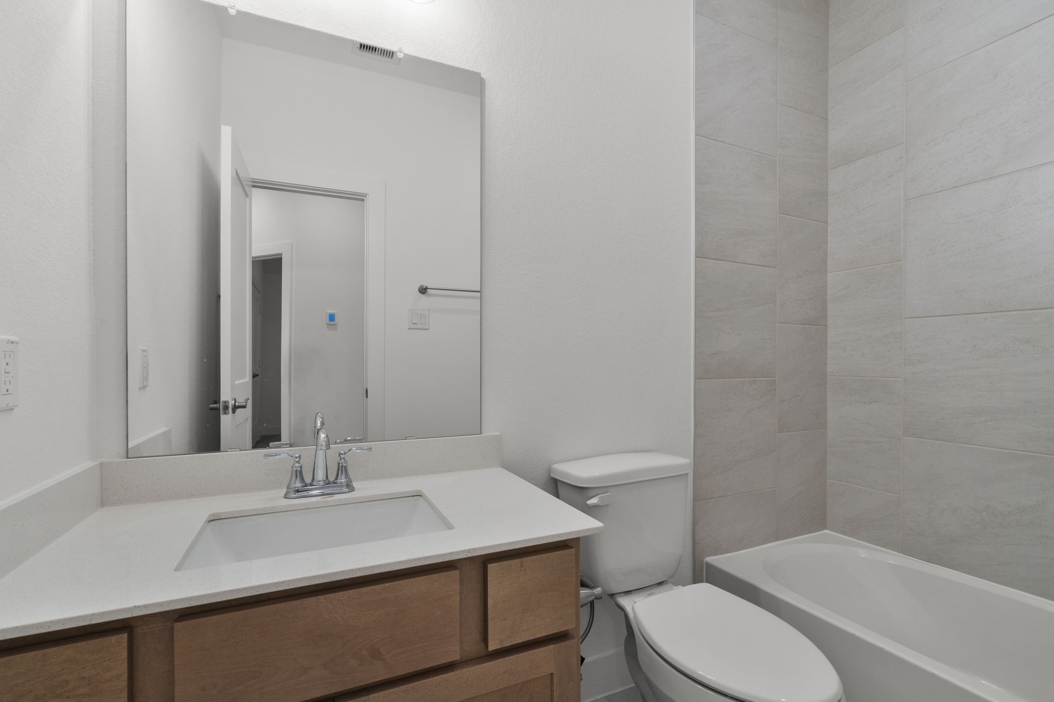 Photos are REPRESENTATIVE of the home /floor plan and are NOT of the actual home.  Selections, features, and room options vary.