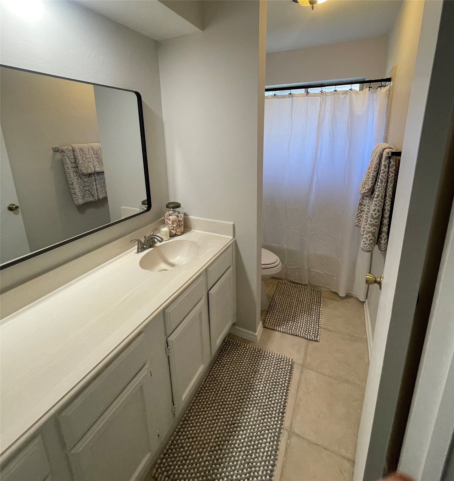 2nd bathroom